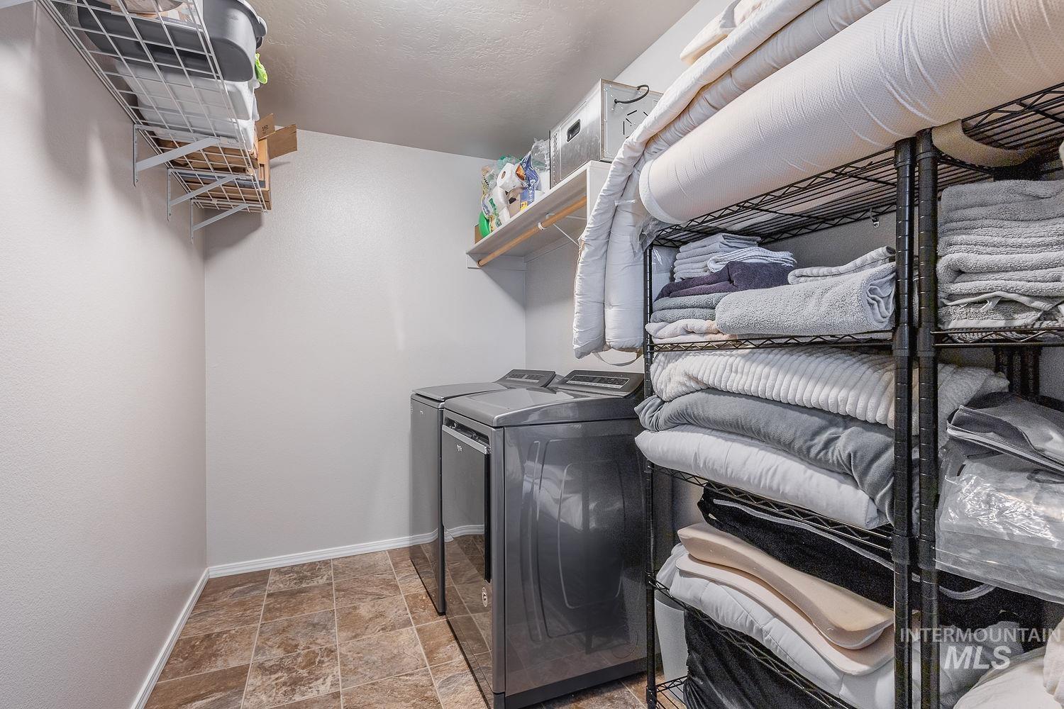 2515 Fallcrest St., Caldwell, Idaho 83607, 4 Bedrooms, 2.5 Bathrooms, Residential For Sale, Price $479,500, 98980437