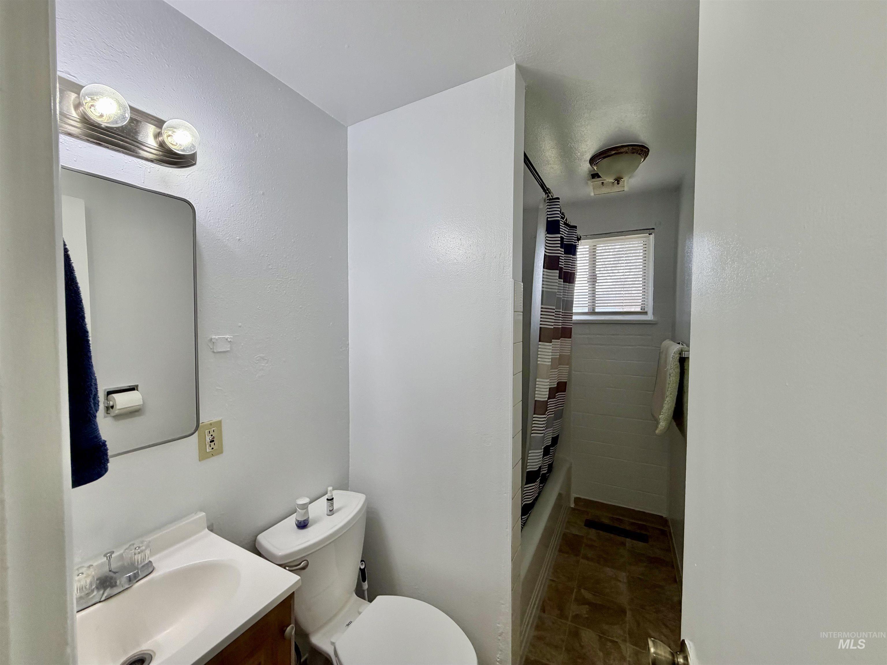 1002-1004 S Shoshone Street, Boise, Idaho 83705, 2 Bedrooms, 1 Bathroom, Residential Income For Sale, Price $749,900,MLS 98980438