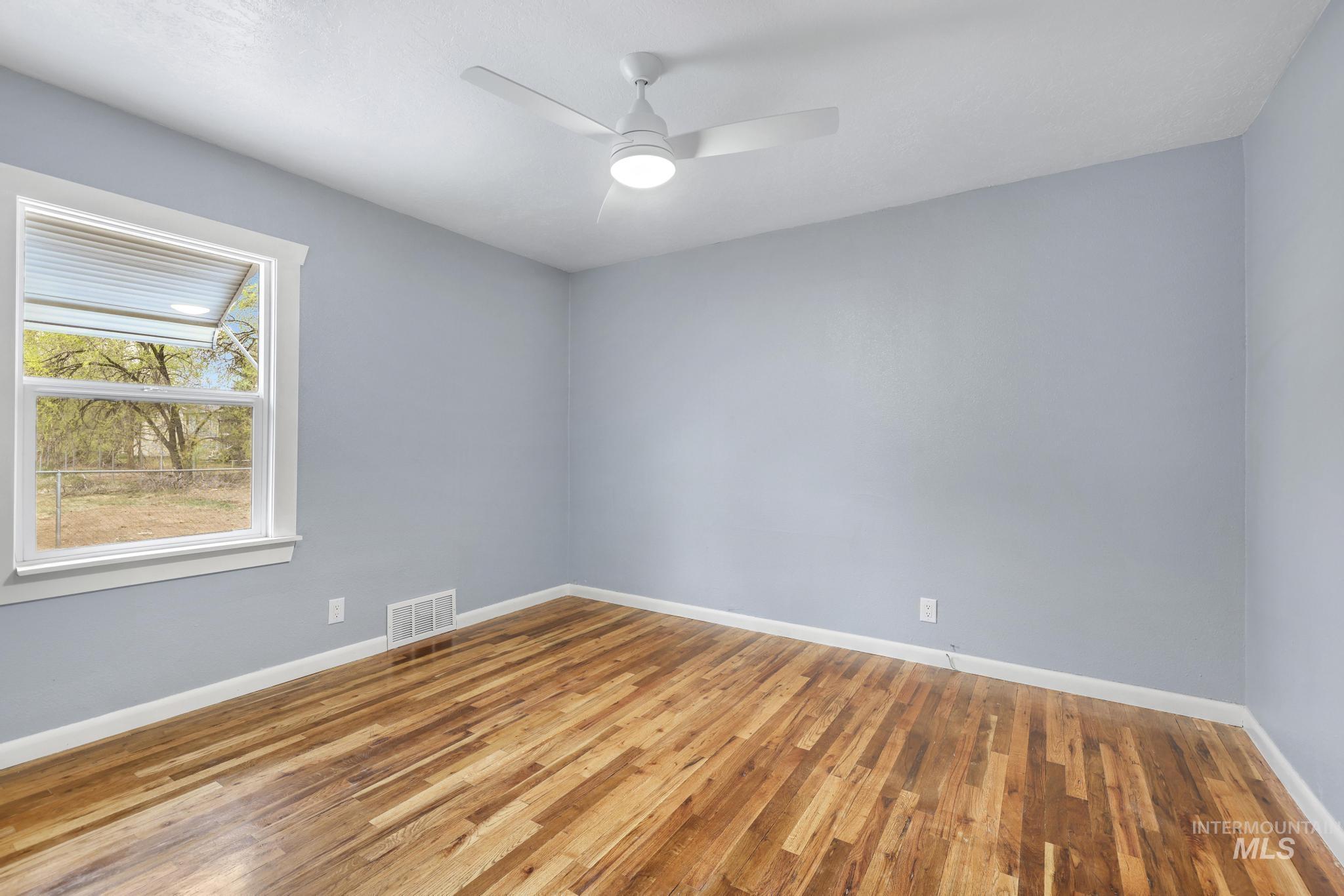 575 Sparks St N, Twin Falls, Idaho 83301-4646, 3 Bedrooms, 2 Bathrooms, Residential For Sale, Price $349,500,MLS 98980439