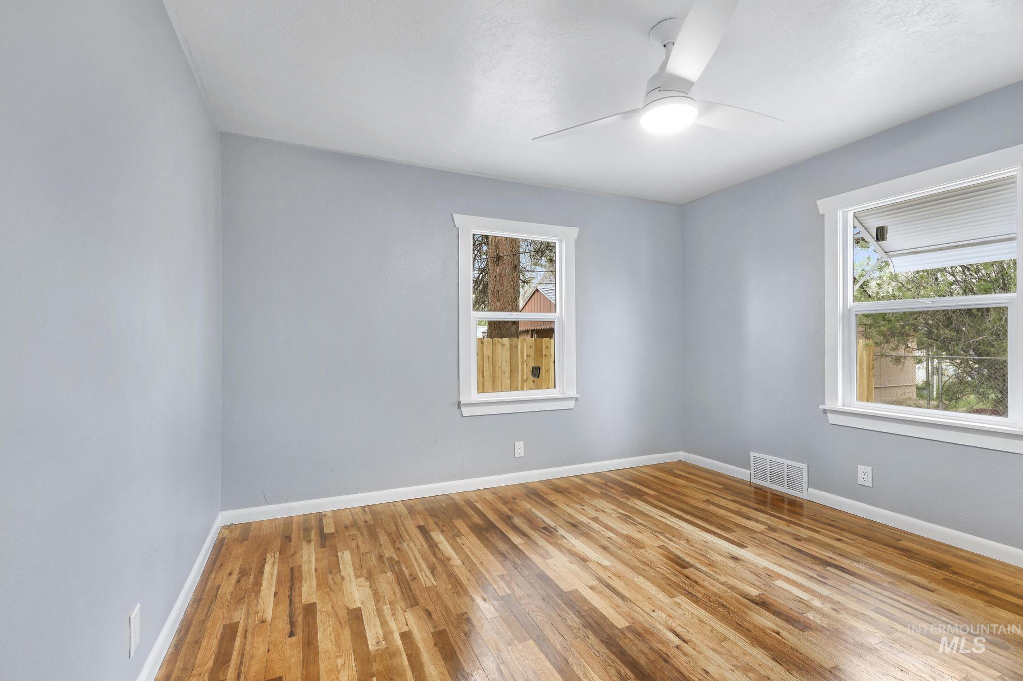 575 Sparks St N, Twin Falls, Idaho 83301-4646, 3 Bedrooms, 2 Bathrooms, Residential For Sale, Price $349,500,MLS 98980439