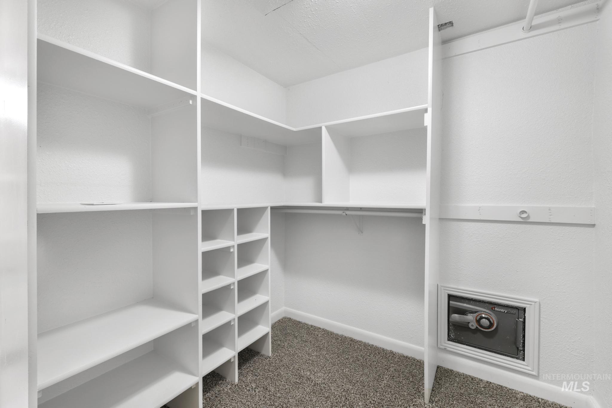 575 Sparks St N, Twin Falls, Idaho 83301-4646, 3 Bedrooms, 2 Bathrooms, Residential For Sale, Price $349,500,MLS 98980439