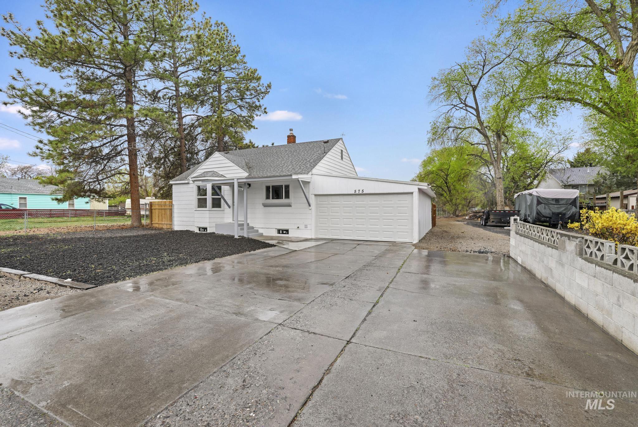 575 Sparks St N, Twin Falls, Idaho 83301-4646, 3 Bedrooms, 2 Bathrooms, Residential For Sale, Price $349,500,MLS 98980439