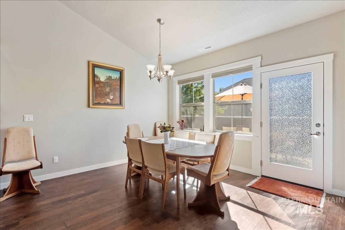 4132 E Silverking Ln, Meridian, Idaho 83642, 2 Bedrooms, 2 Bathrooms, Residential For Sale, Price $505,000, 98980442