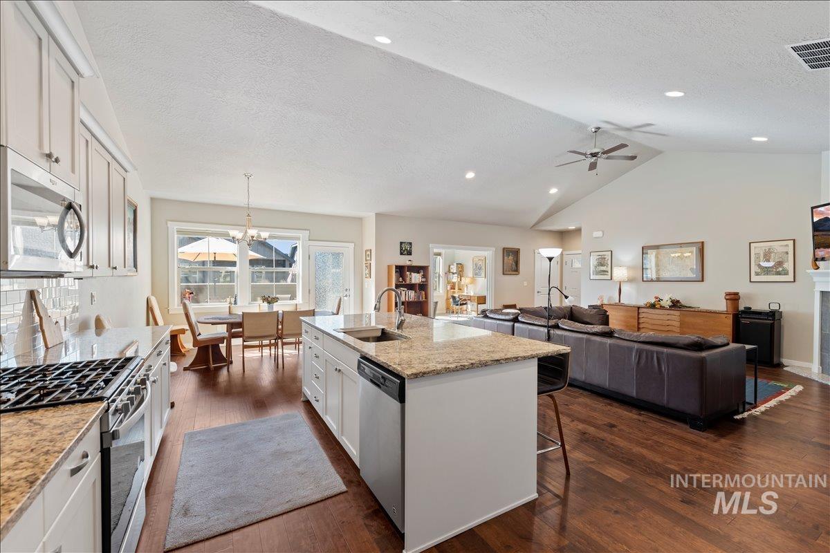 4132 E Silverking Ln, Meridian, Idaho 83642, 2 Bedrooms, 2 Bathrooms, Residential For Sale, Price $505,000, 98980442