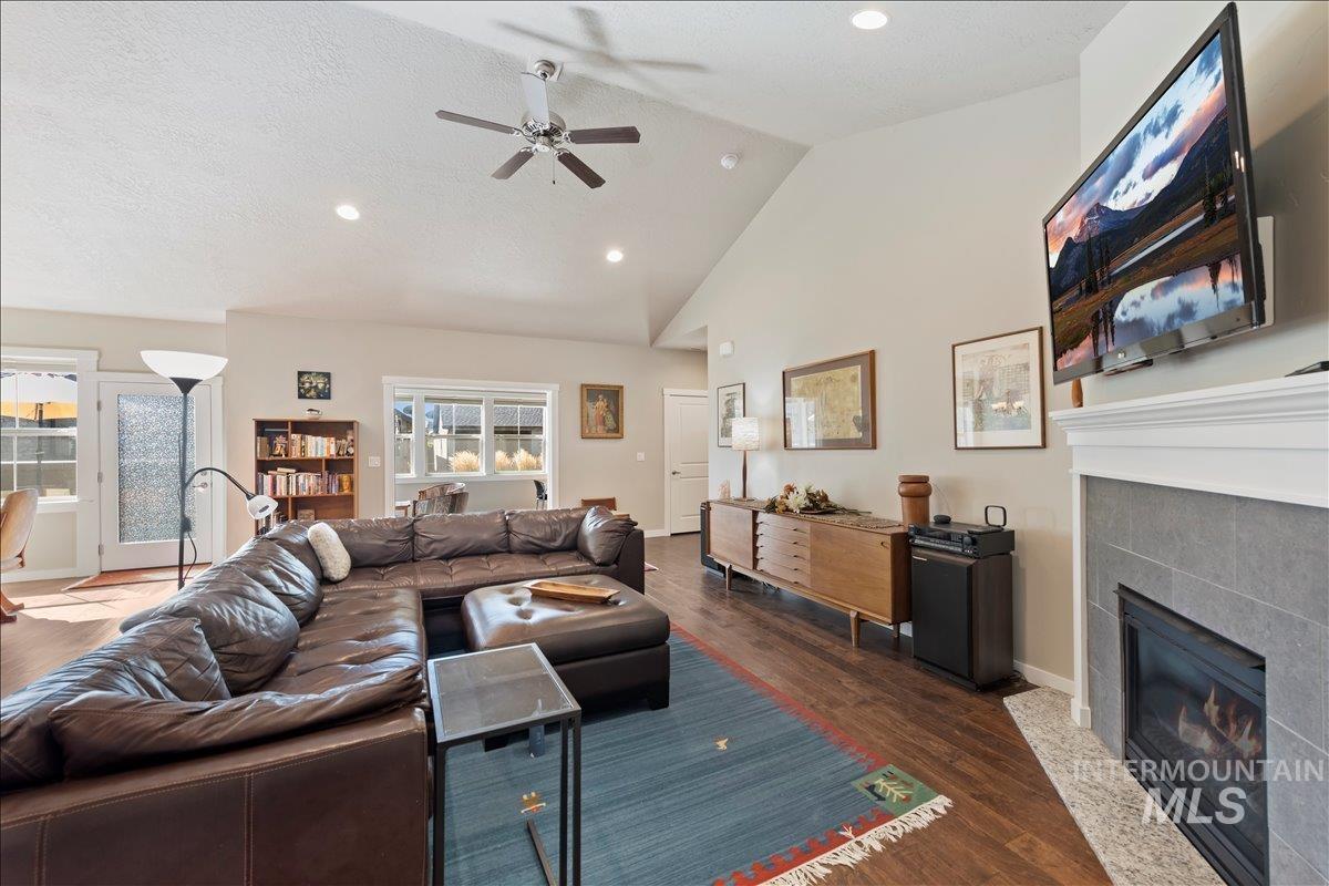 4132 E Silverking Ln, Meridian, Idaho 83642, 2 Bedrooms, 2 Bathrooms, Residential For Sale, Price $505,000, 98980442