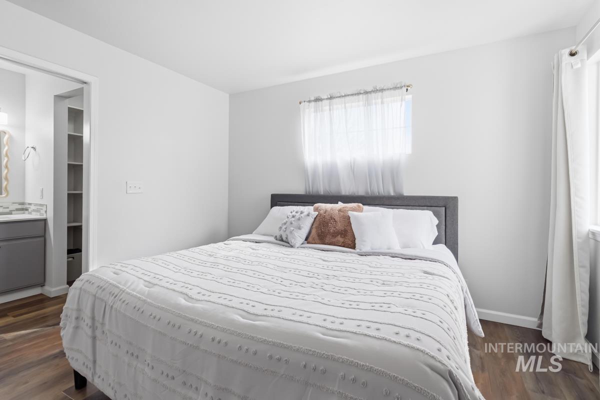 2270 S Challenger Lane, Boise, Idaho 83705, 2 Bedrooms, 2 Bathrooms, Residential For Sale, Price $280,000,MLS 98980444