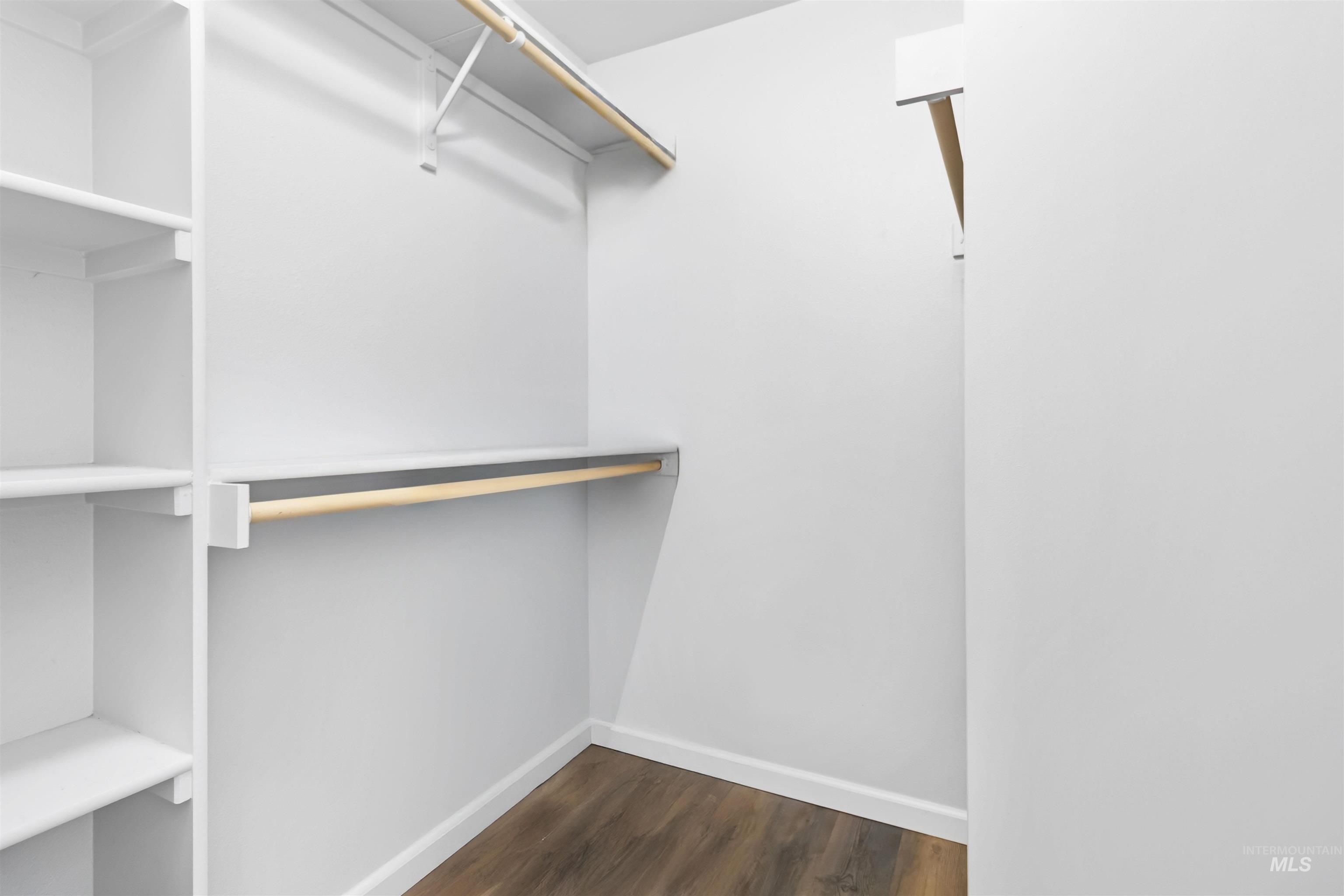 2270 S Challenger Lane, Boise, Idaho 83705, 2 Bedrooms, 2 Bathrooms, Residential For Sale, Price $280,000,MLS 98980444