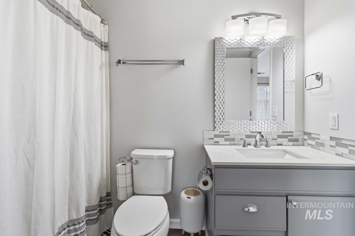 2270 S Challenger Lane, Boise, Idaho 83705, 2 Bedrooms, 2 Bathrooms, Residential For Sale, Price $280,000,MLS 98980444