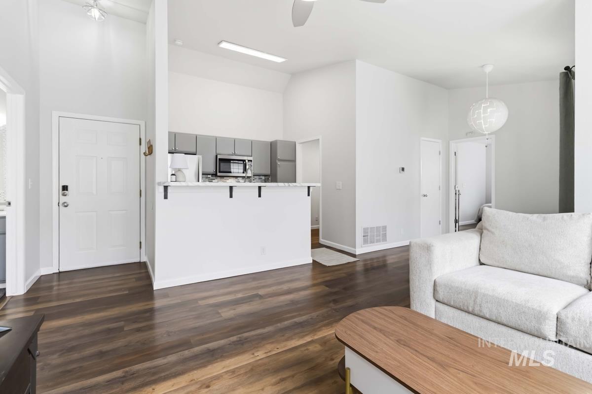 2270 S Challenger Lane, Boise, Idaho 83705, 2 Bedrooms, 2 Bathrooms, Residential For Sale, Price $280,000,MLS 98980444