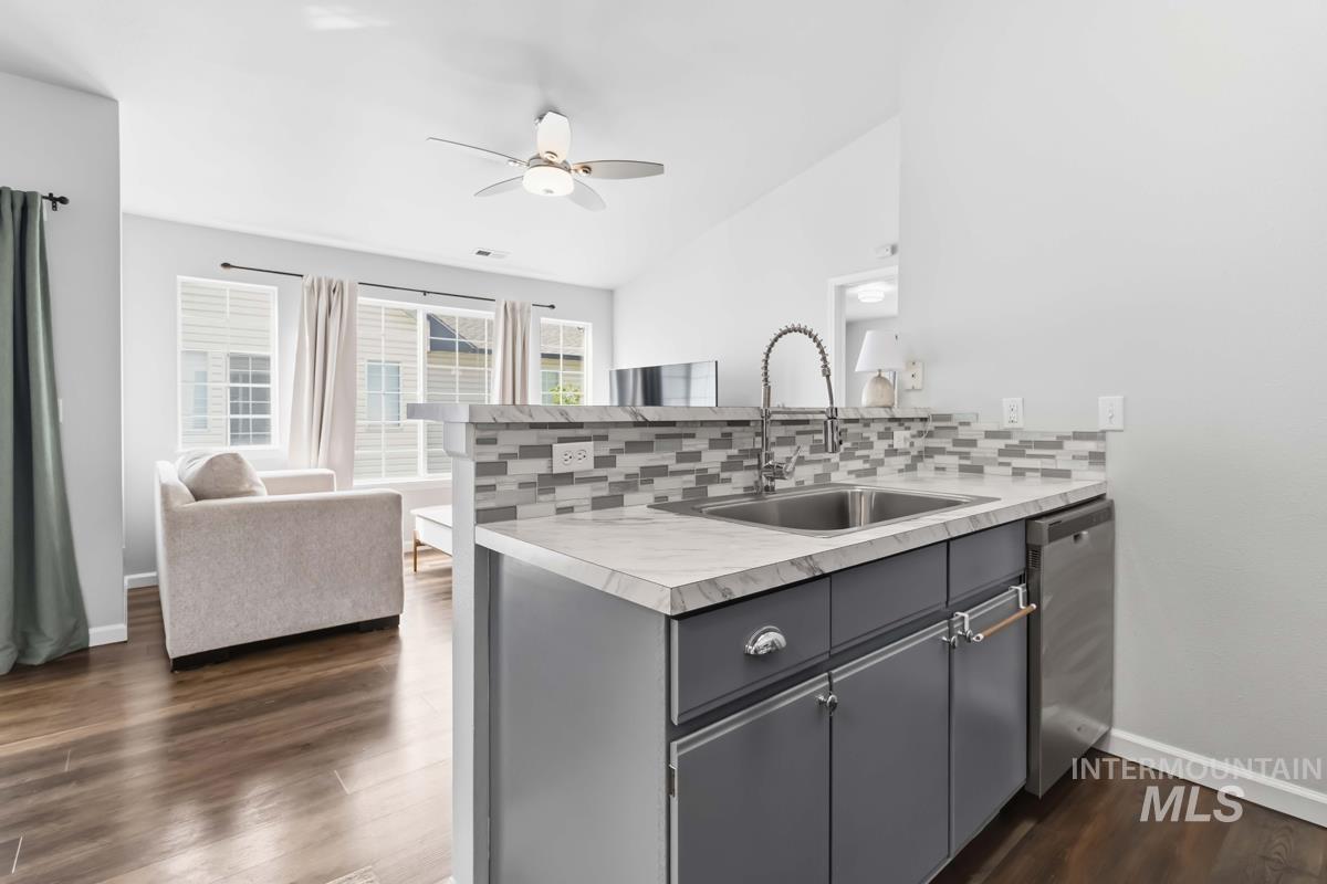 2270 S Challenger Lane, Boise, Idaho 83705, 2 Bedrooms, 2 Bathrooms, Residential For Sale, Price $280,000,MLS 98980444