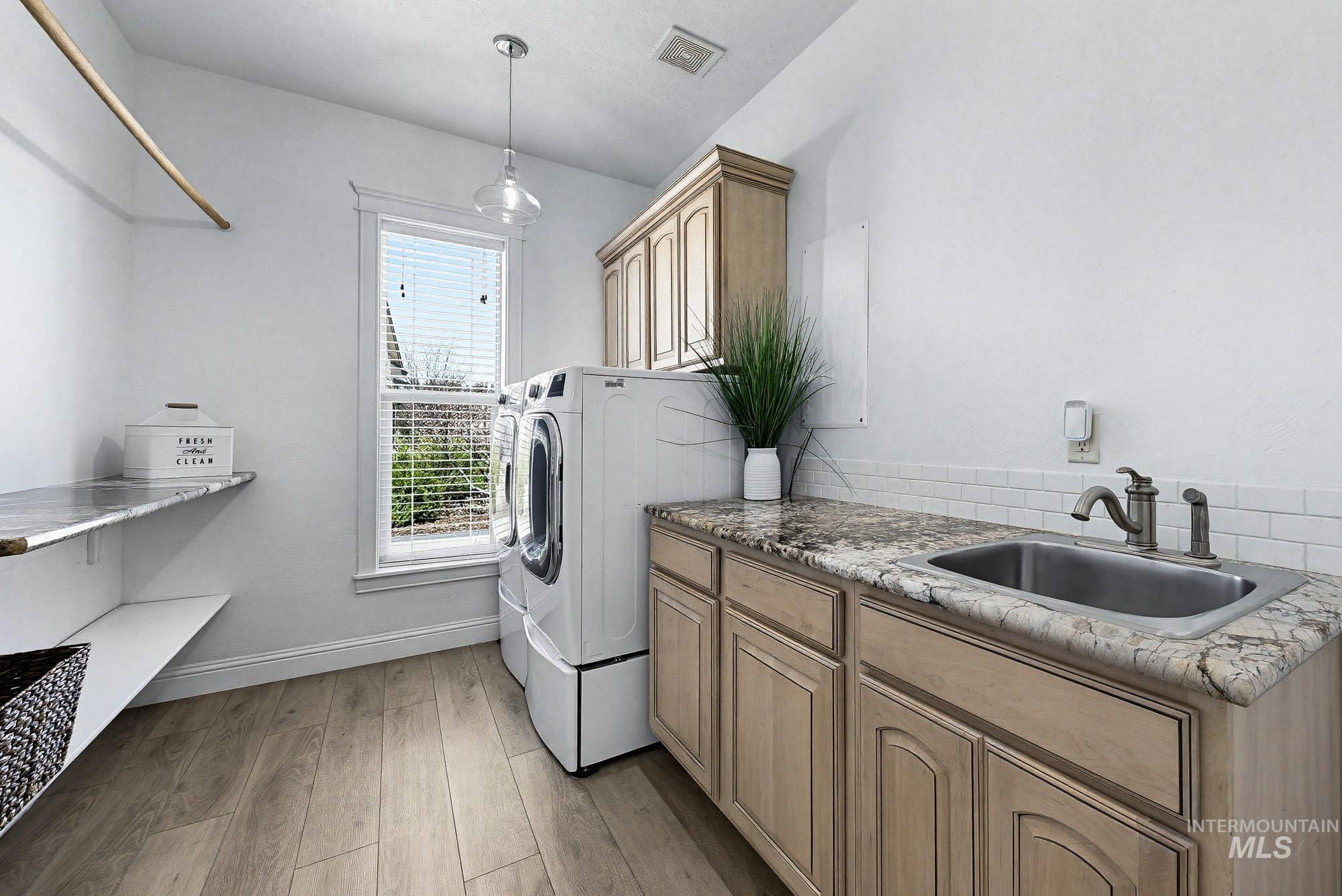 7095 S Pear Blossom Way, Meridian, Idaho 83642, 5 Bedrooms, 6 Bathrooms, Residential For Sale, Price $1,300,000, 98980448