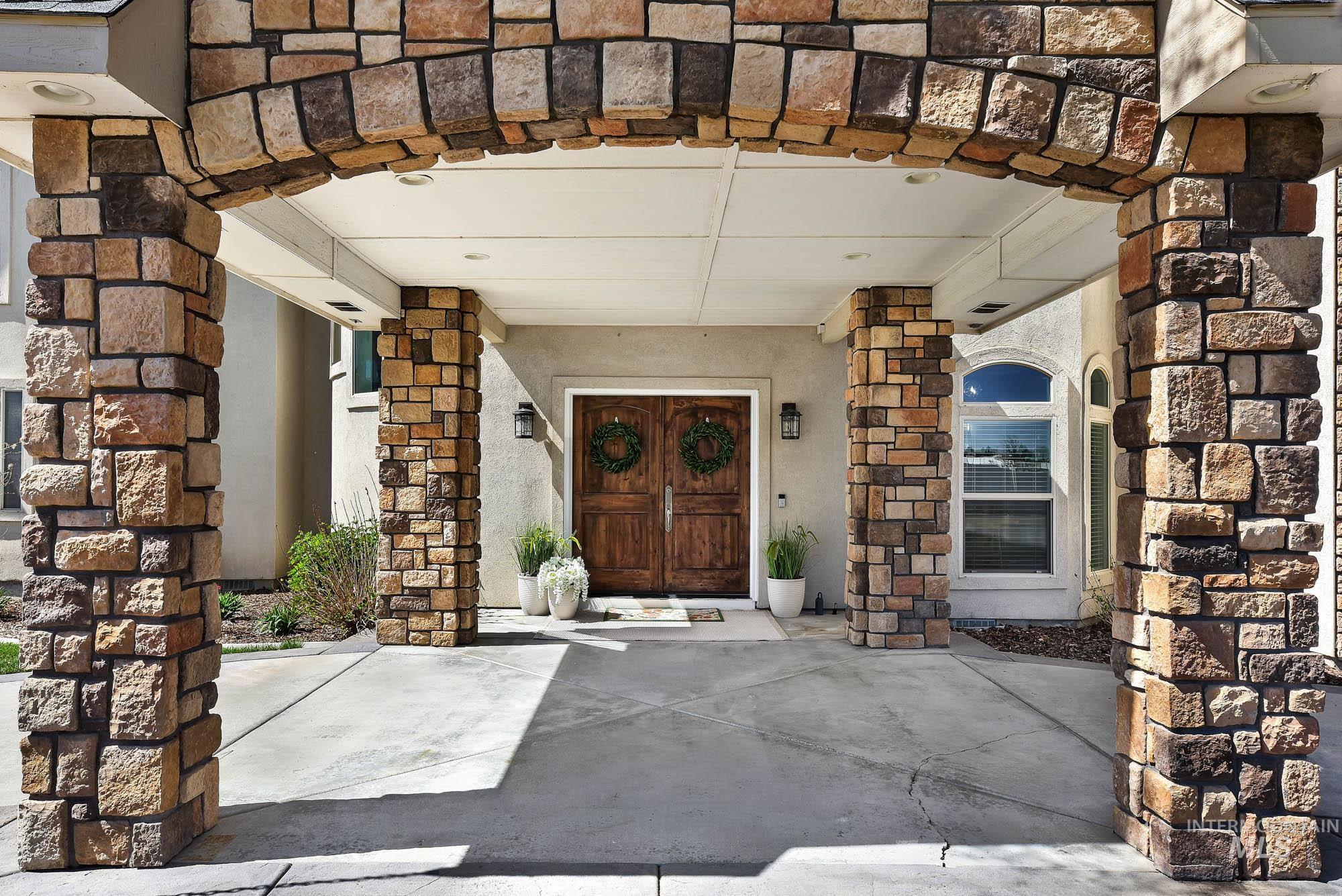 7095 S Pear Blossom Way, Meridian, Idaho 83642, 5 Bedrooms, 6 Bathrooms, Residential For Sale, Price $1,300,000, 98980448