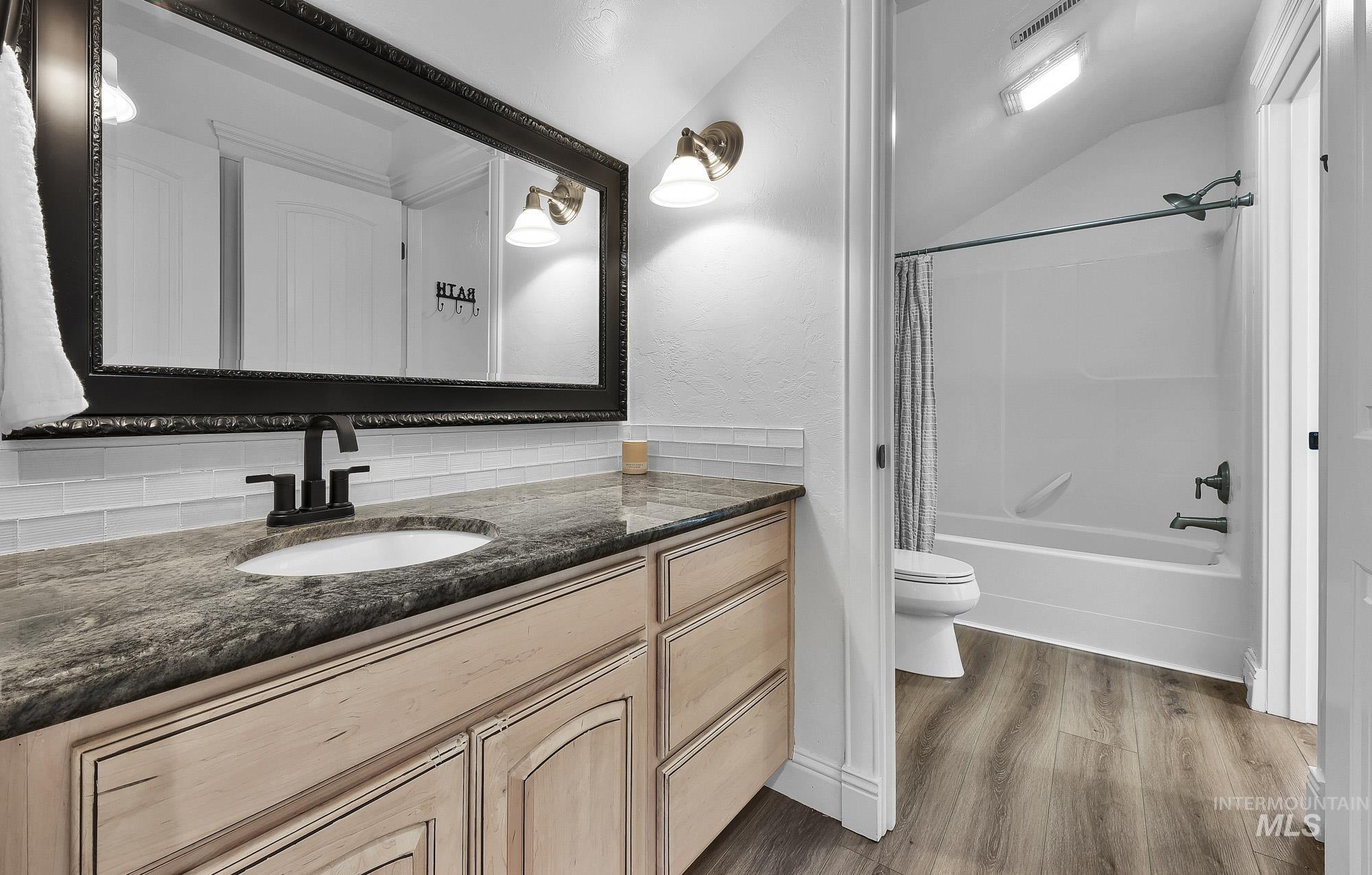 7095 S Pear Blossom Way, Meridian, Idaho 83642, 5 Bedrooms, 6 Bathrooms, Residential For Sale, Price $1,300,000, 98980448