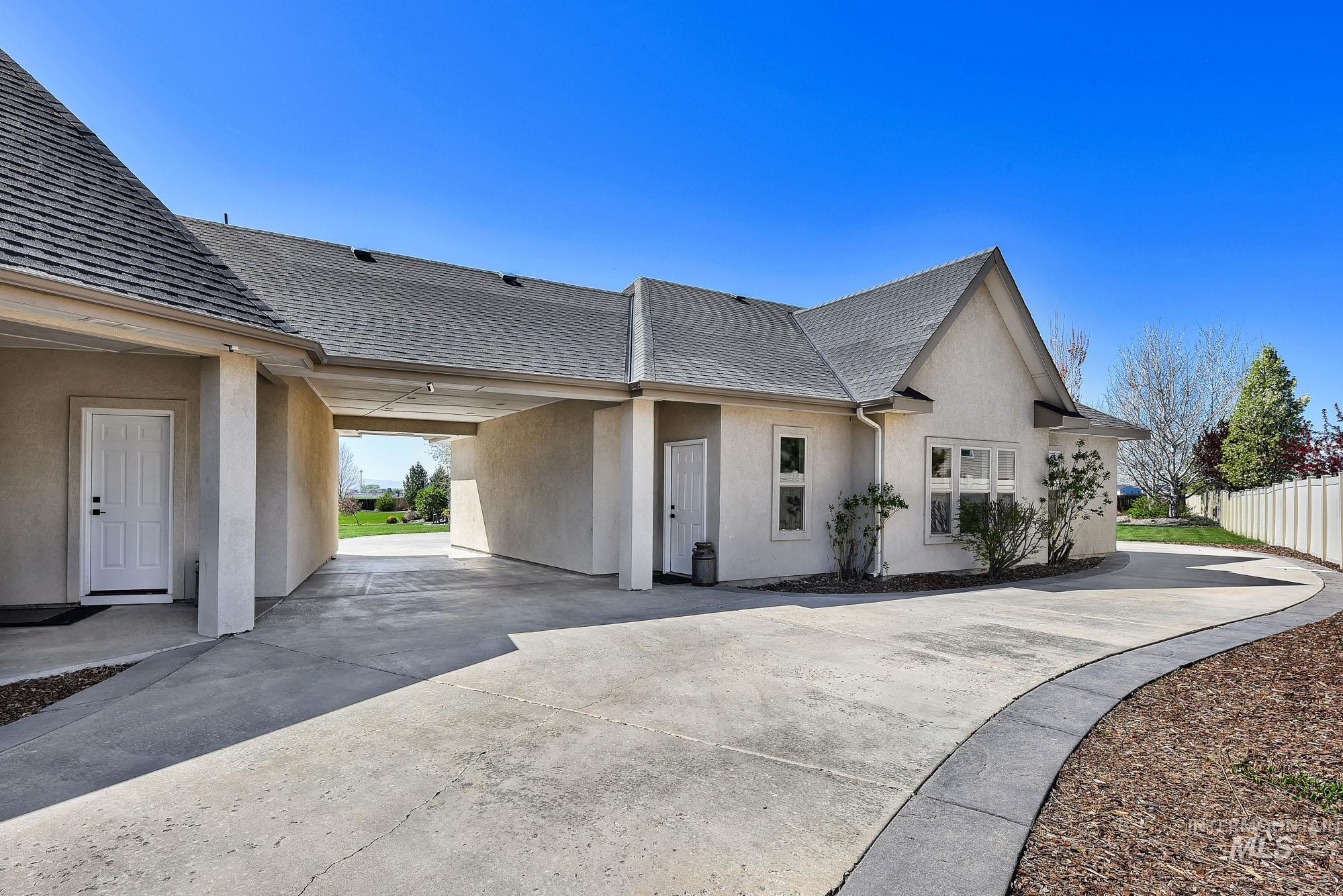 7095 S Pear Blossom Way, Meridian, Idaho 83642, 5 Bedrooms, 6 Bathrooms, Residential For Sale, Price $1,300,000, 98980448