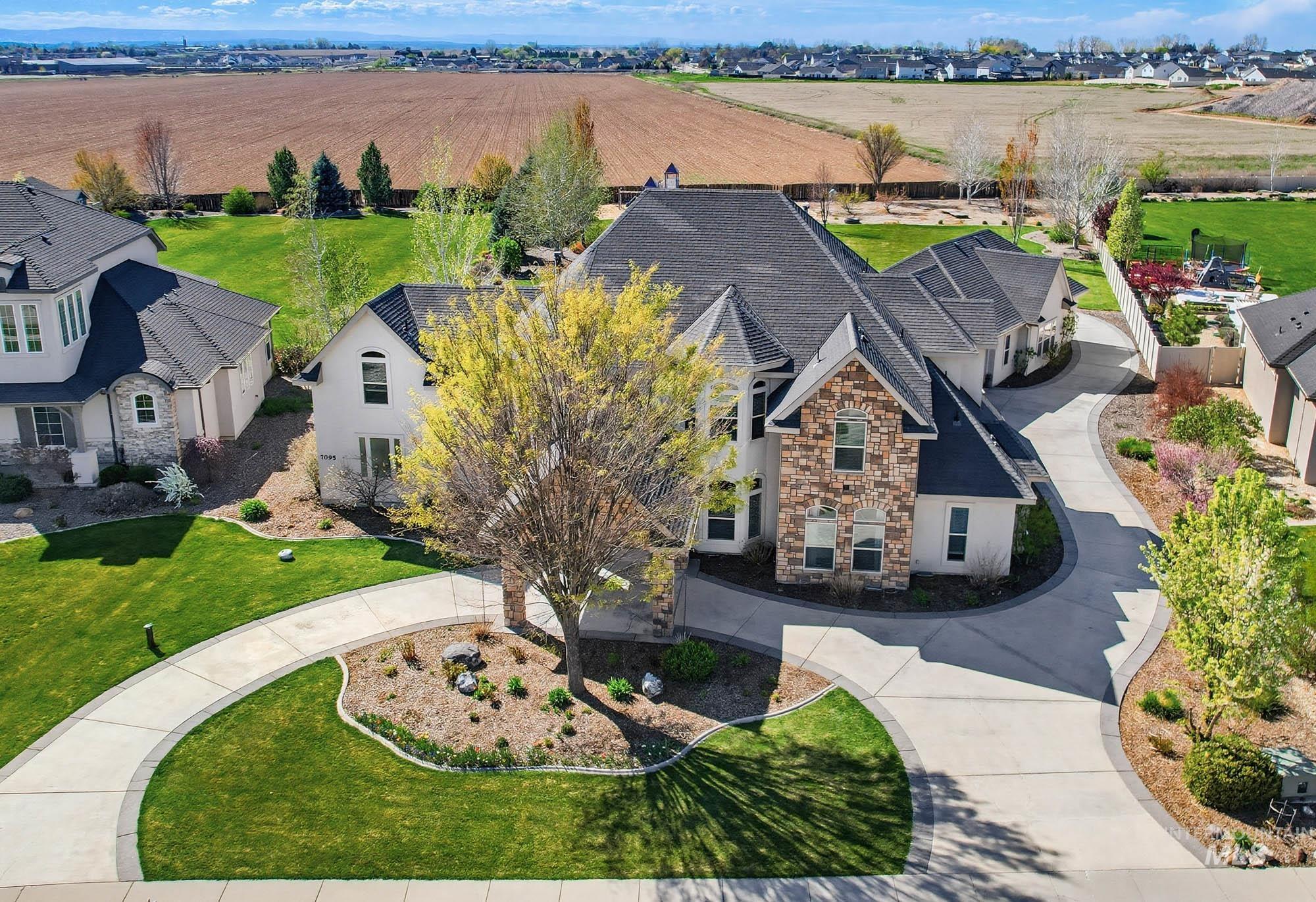7095 S Pear Blossom Way, Meridian, Idaho 83642, 5 Bedrooms, 6 Bathrooms, Residential For Sale, Price $1,300,000, 98980448