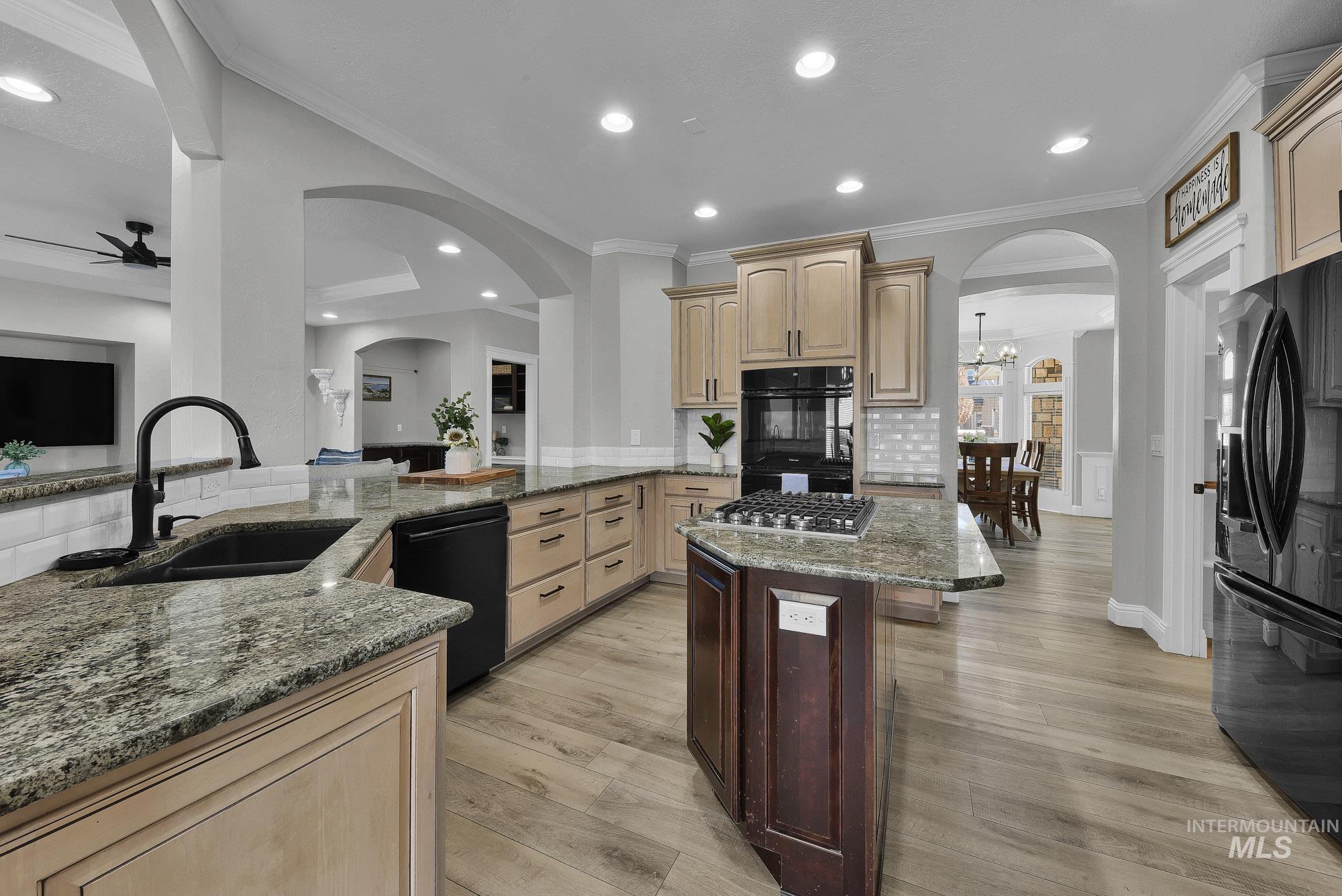 7095 S Pear Blossom Way, Meridian, Idaho 83642, 5 Bedrooms, 6 Bathrooms, Residential For Sale, Price $1,300,000, 98980448