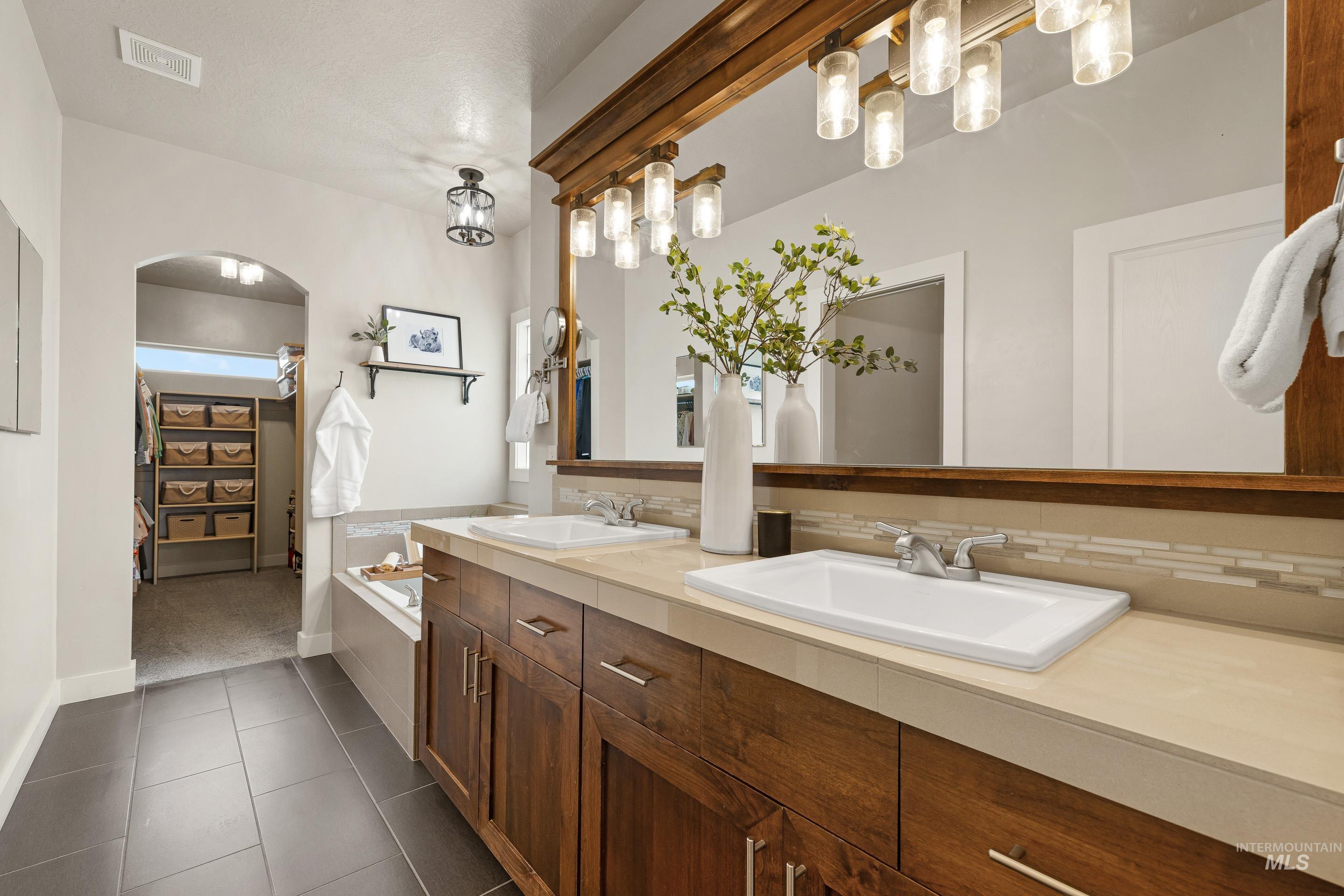 2043 W Soldotna St, Kuna, Idaho 83634, 4 Bedrooms, 2 Bathrooms, Residential For Sale, Price $629,000,MLS 98980450