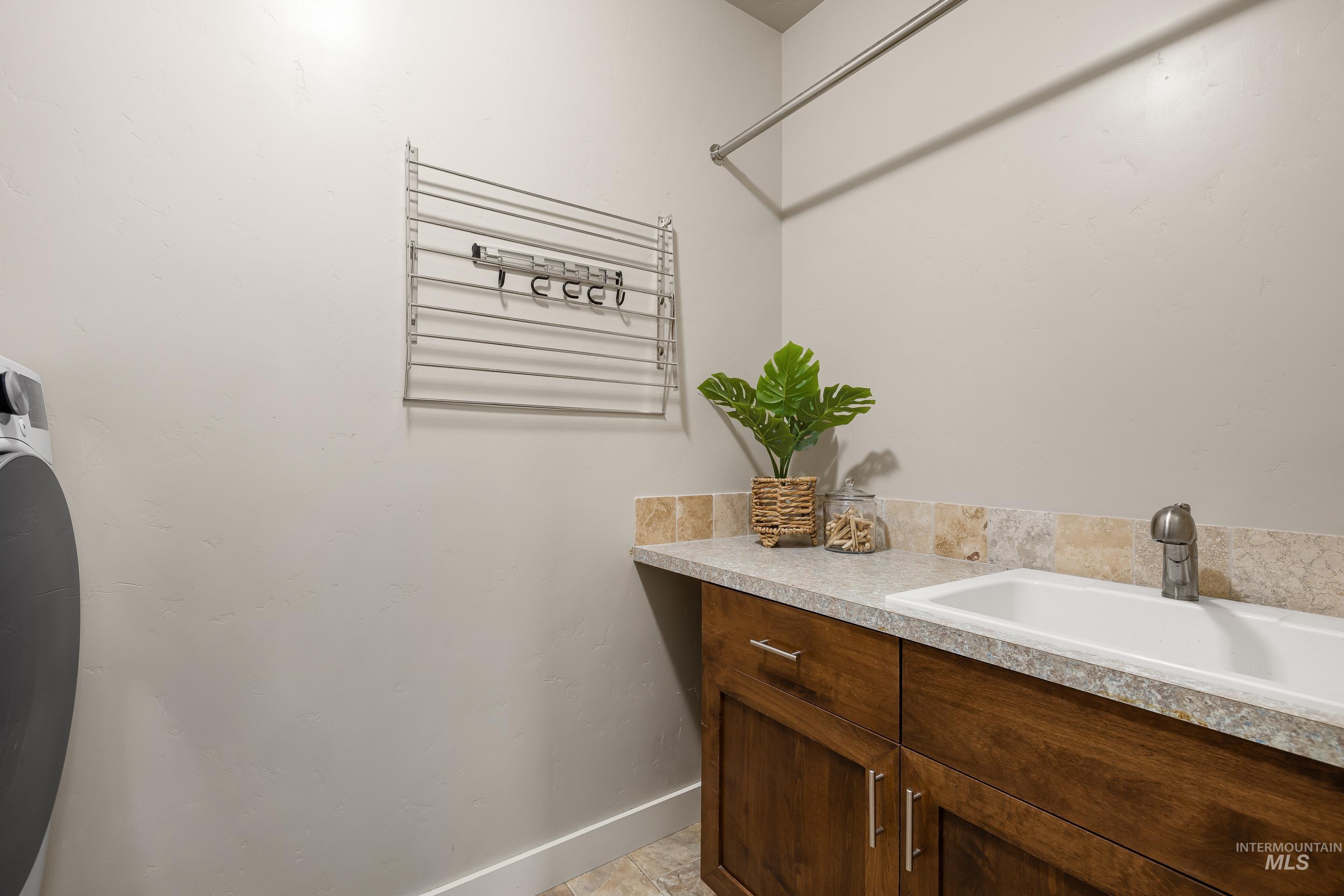 2043 W Soldotna St, Kuna, Idaho 83634, 4 Bedrooms, 2 Bathrooms, Residential For Sale, Price $629,000,MLS 98980450