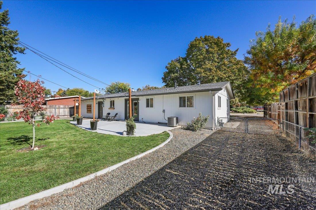 3629 E Clement Rd, Boise, Idaho 83704, 3 Bedrooms, 1.5 Bathrooms, Residential For Sale, Price $584,900,MLS 98980452