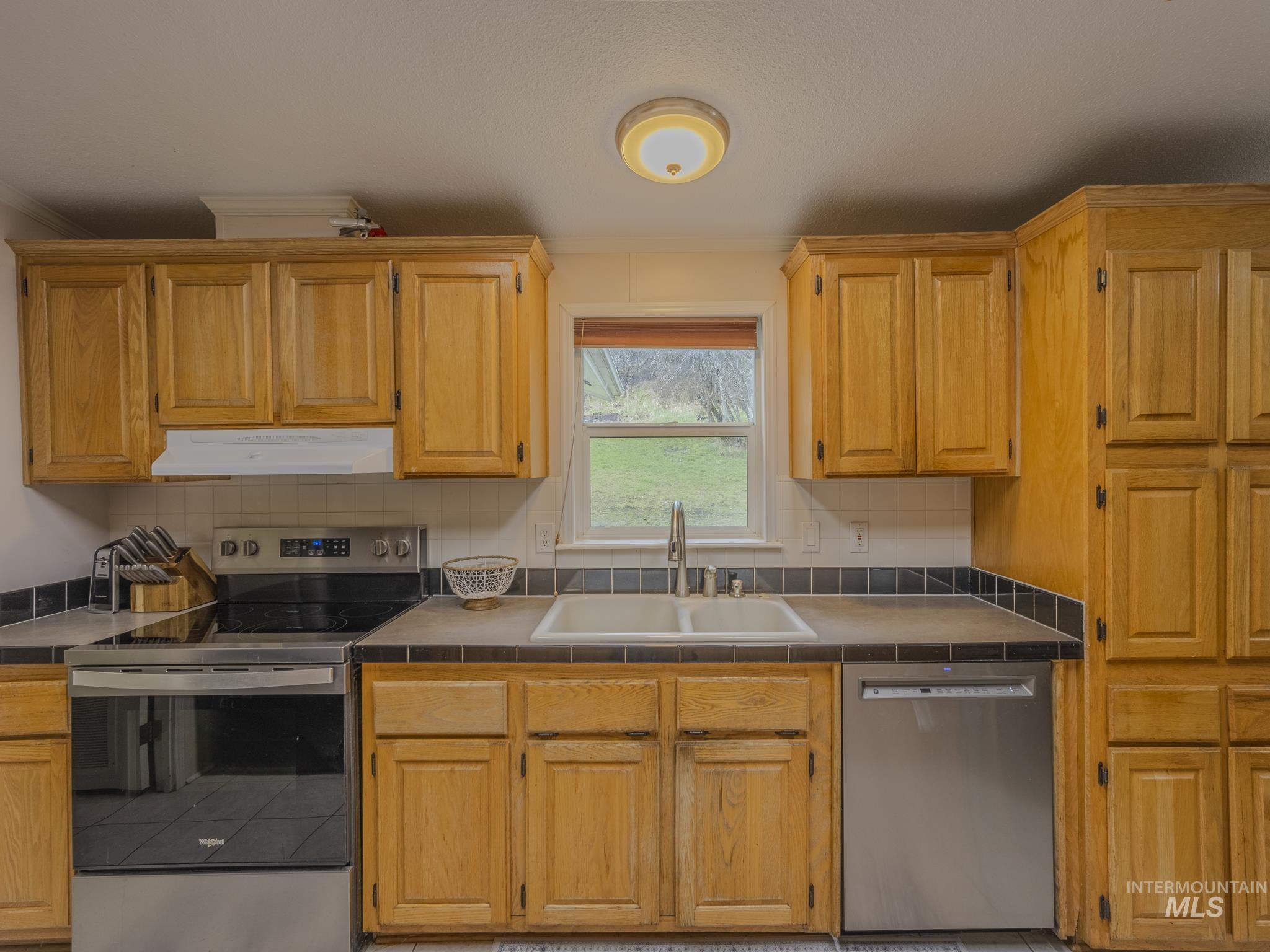 77 Poplar Drive, Grangeville, Idaho 83530, 4 Bedrooms, 2 Bathrooms, Residential For Sale, Price $499,000, 98980453