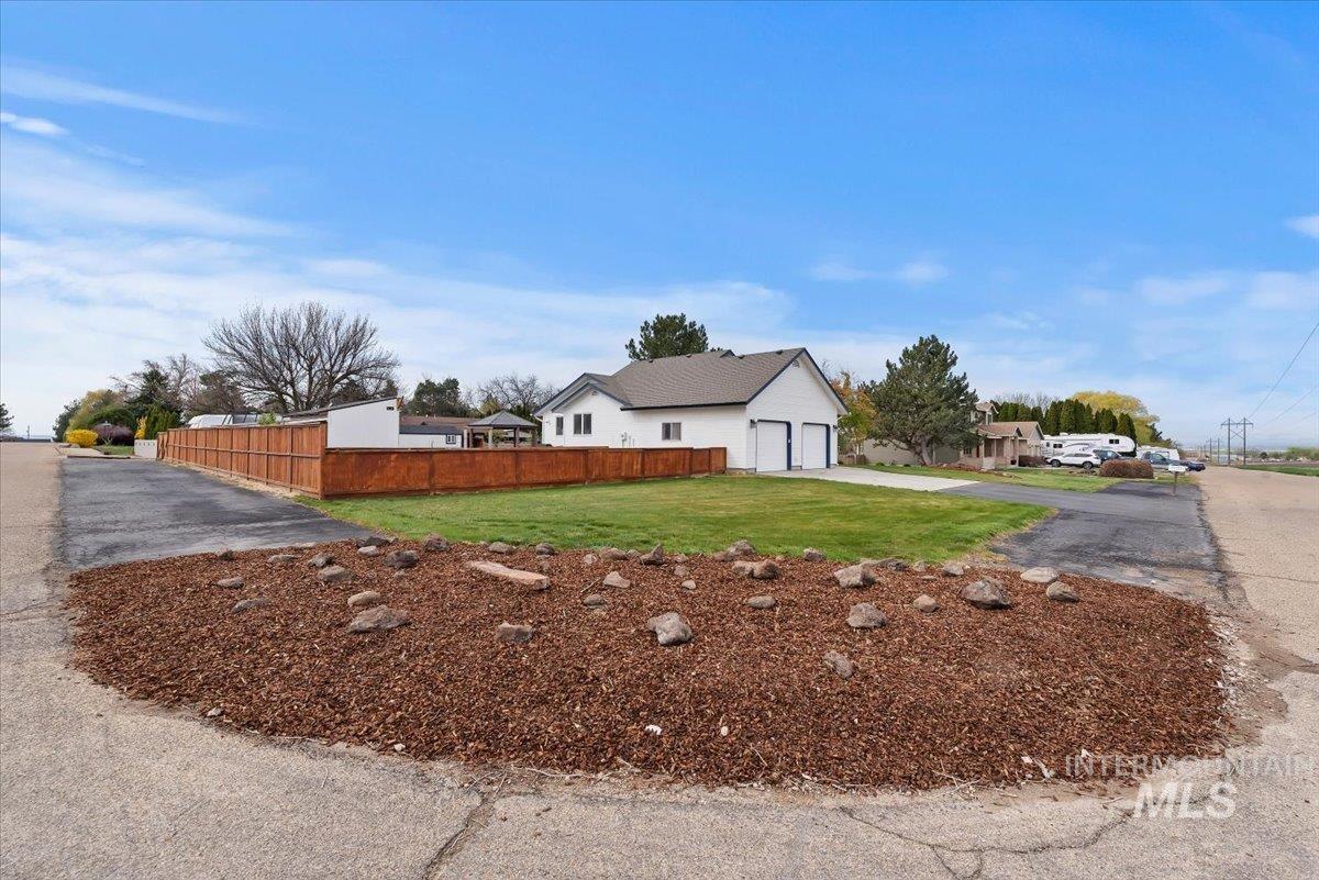 15335 David St, Caldwell, Idaho 83607, 5 Bedrooms, 3 Bathrooms, Residential For Sale, Price $589,000,MLS 98980454