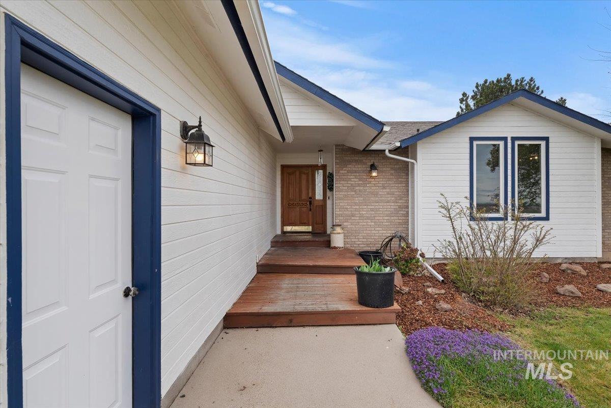 15335 David St, Caldwell, Idaho 83607, 5 Bedrooms, 3 Bathrooms, Residential For Sale, Price $589,000,MLS 98980454