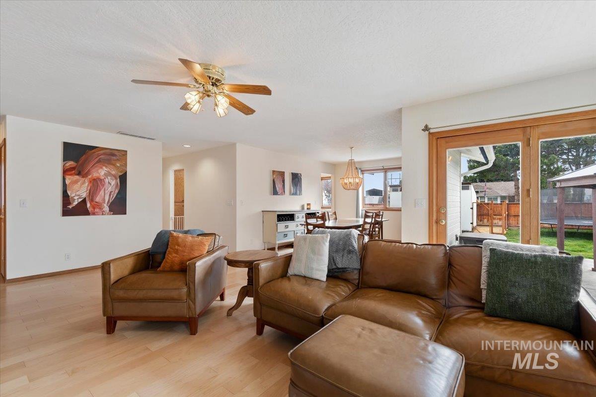 15335 David St, Caldwell, Idaho 83607, 5 Bedrooms, 3 Bathrooms, Residential For Sale, Price $589,000,MLS 98980454