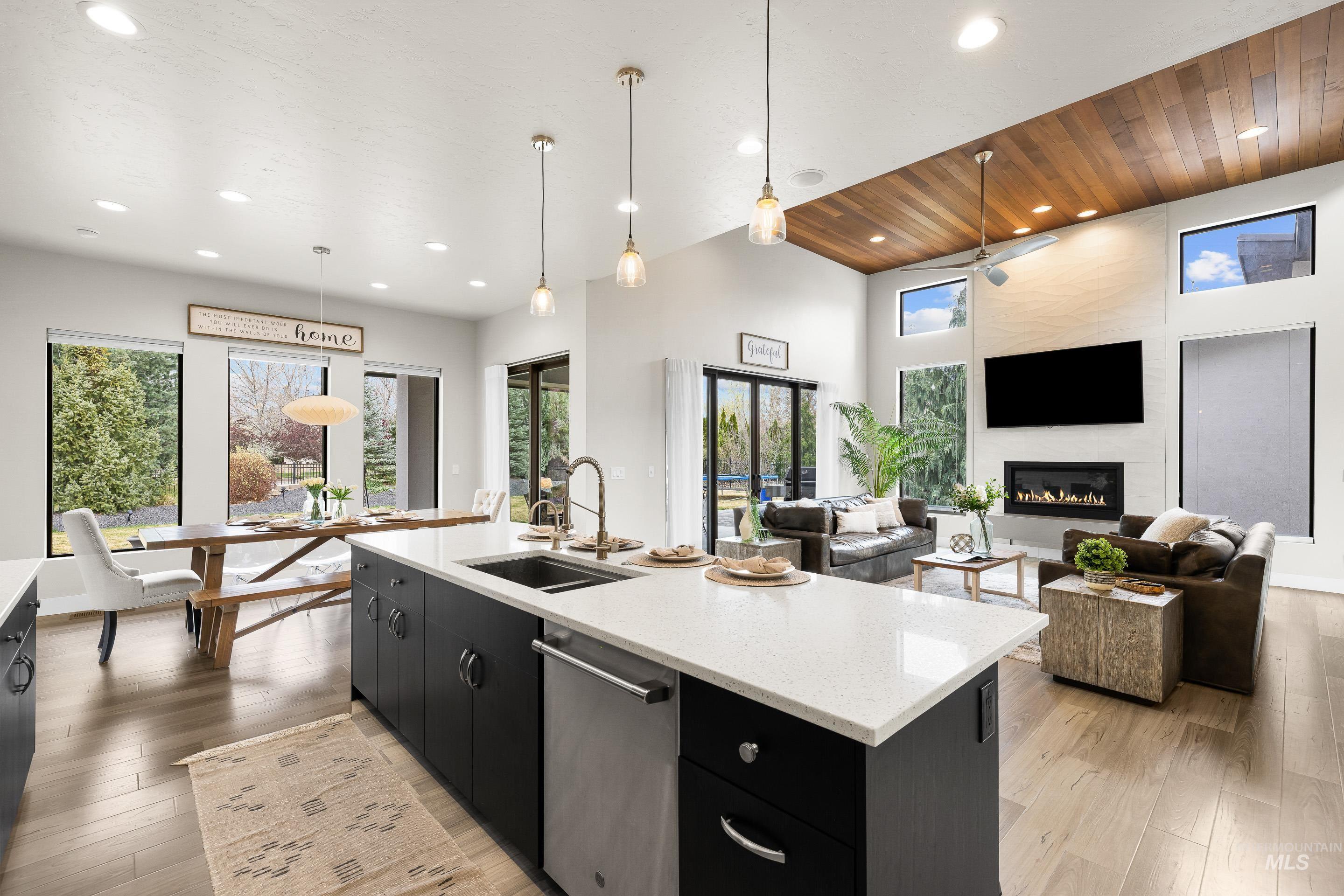 3672 W Red Jade Ct, Meridian, Idaho 83646, 3 Bedrooms, 2.5 Bathrooms, Residential For Sale, Price $1,399,000,MLS 98980457