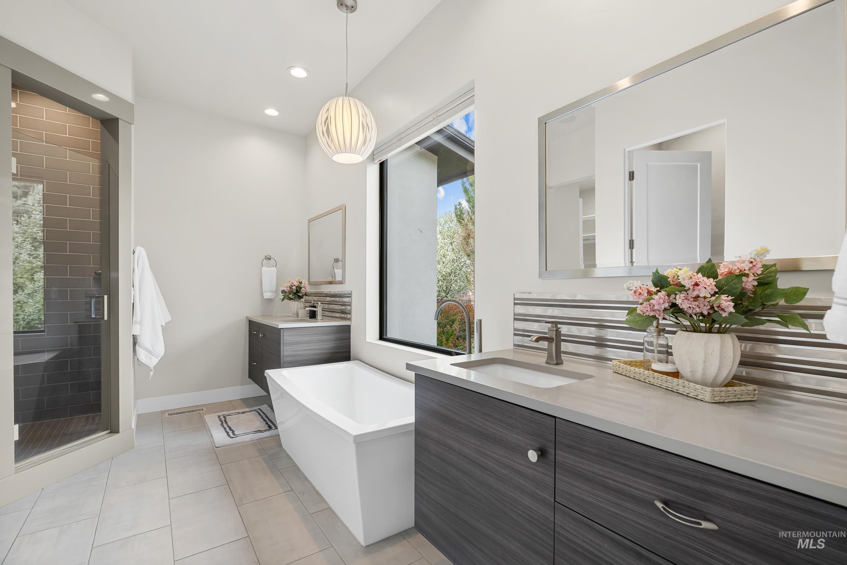 3672 W Red Jade Ct, Meridian, Idaho 83646, 3 Bedrooms, 2.5 Bathrooms, Residential For Sale, Price $1,399,000,MLS 98980457