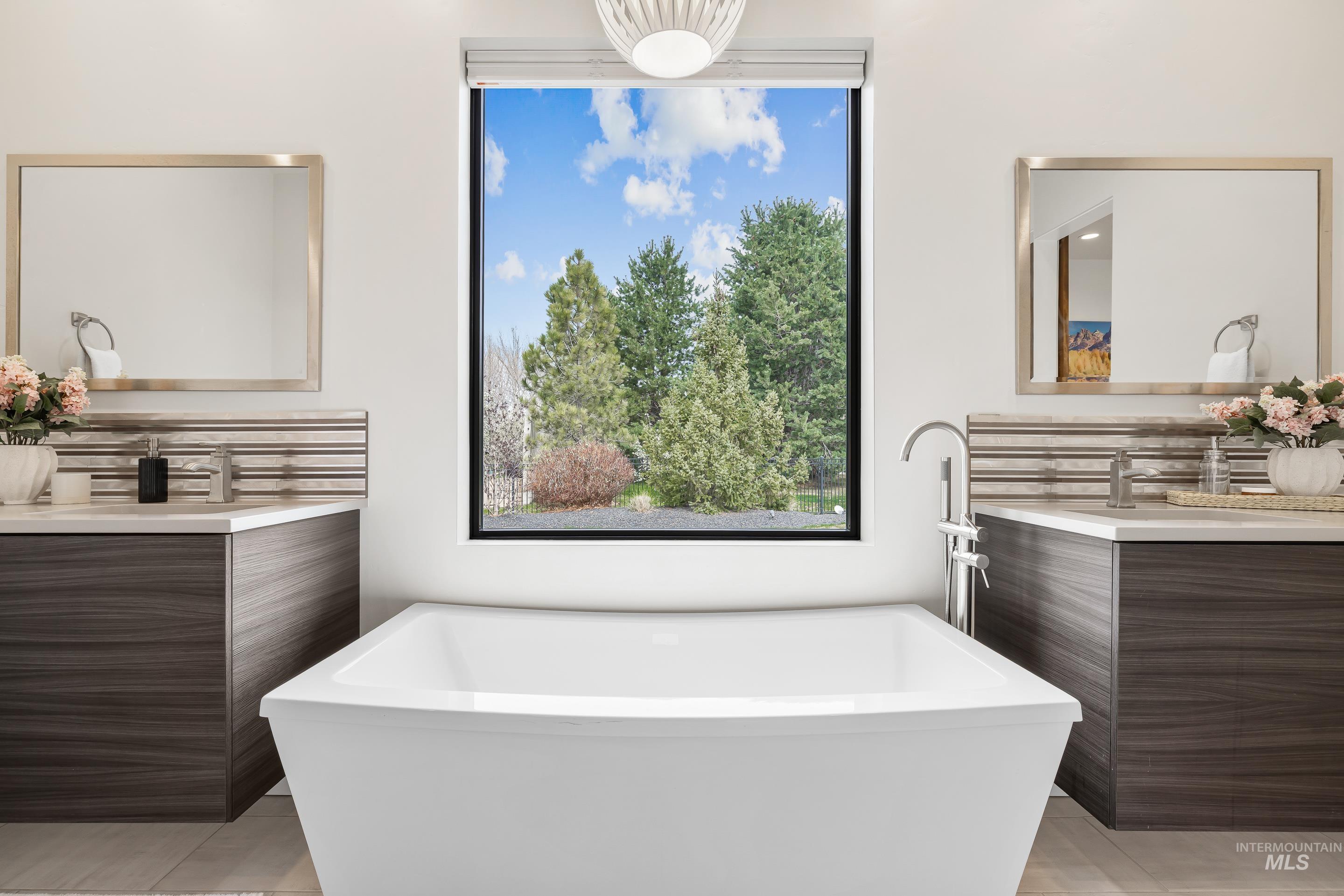 3672 W Red Jade Ct, Meridian, Idaho 83646, 3 Bedrooms, 2.5 Bathrooms, Residential For Sale, Price $1,399,000,MLS 98980457