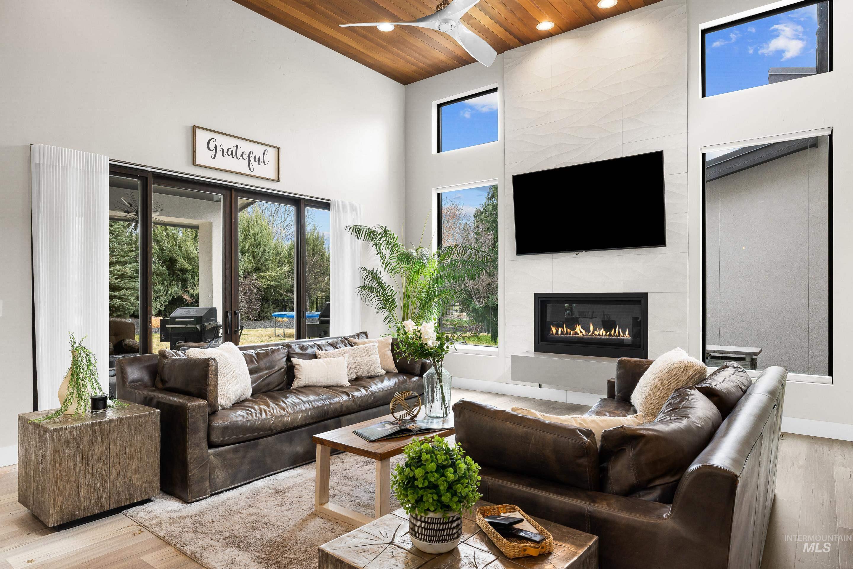 3672 W Red Jade Ct, Meridian, Idaho 83646, 3 Bedrooms, 2.5 Bathrooms, Residential For Sale, Price $1,399,000,MLS 98980457