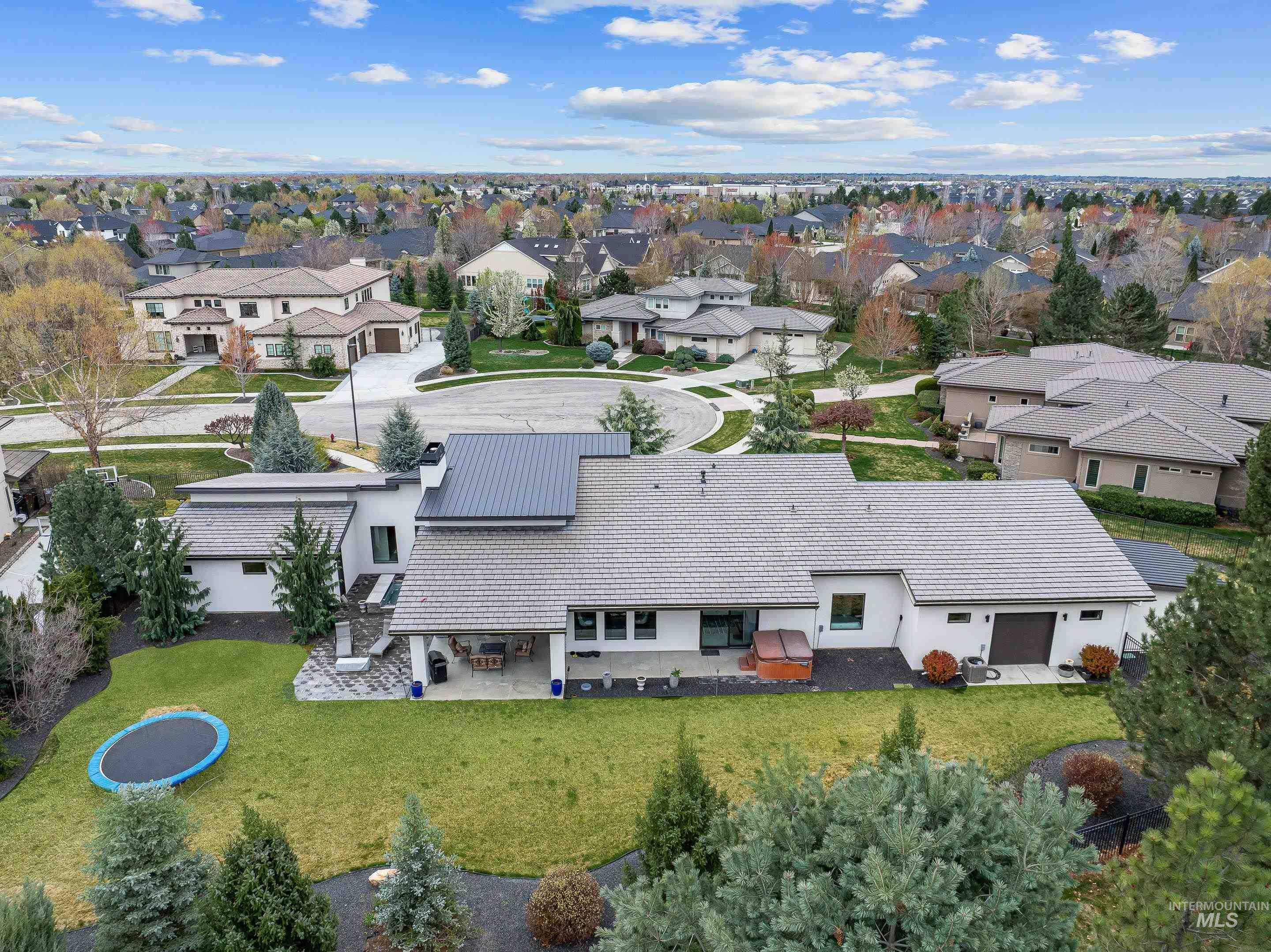 3672 W Red Jade Ct, Meridian, Idaho 83646, 3 Bedrooms, 2.5 Bathrooms, Residential For Sale, Price $1,399,000,MLS 98980457