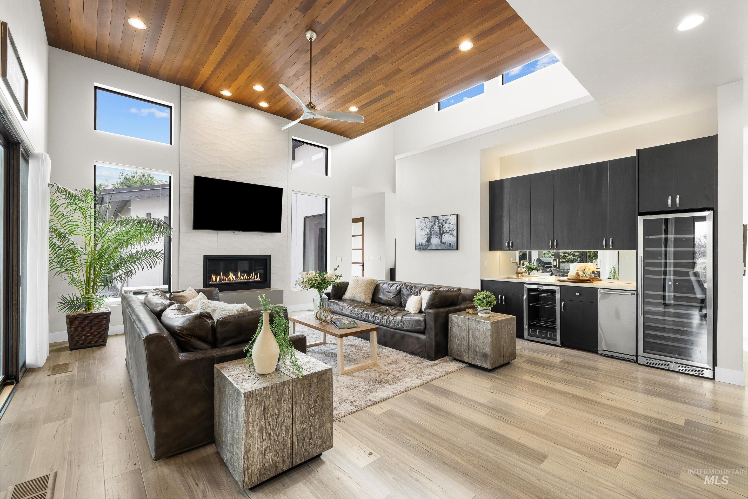 3672 W Red Jade Ct, Meridian, Idaho 83646, 3 Bedrooms, 2.5 Bathrooms, Residential For Sale, Price $1,399,000,MLS 98980457