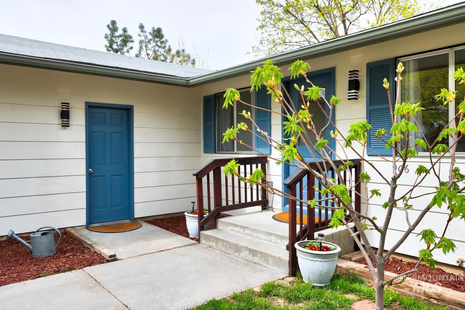 906 E 4th, Emmett, Idaho 83617, 3 Bedrooms, 1.5 Bathrooms, Residential For Sale, Price $315,000,MLS 98980459