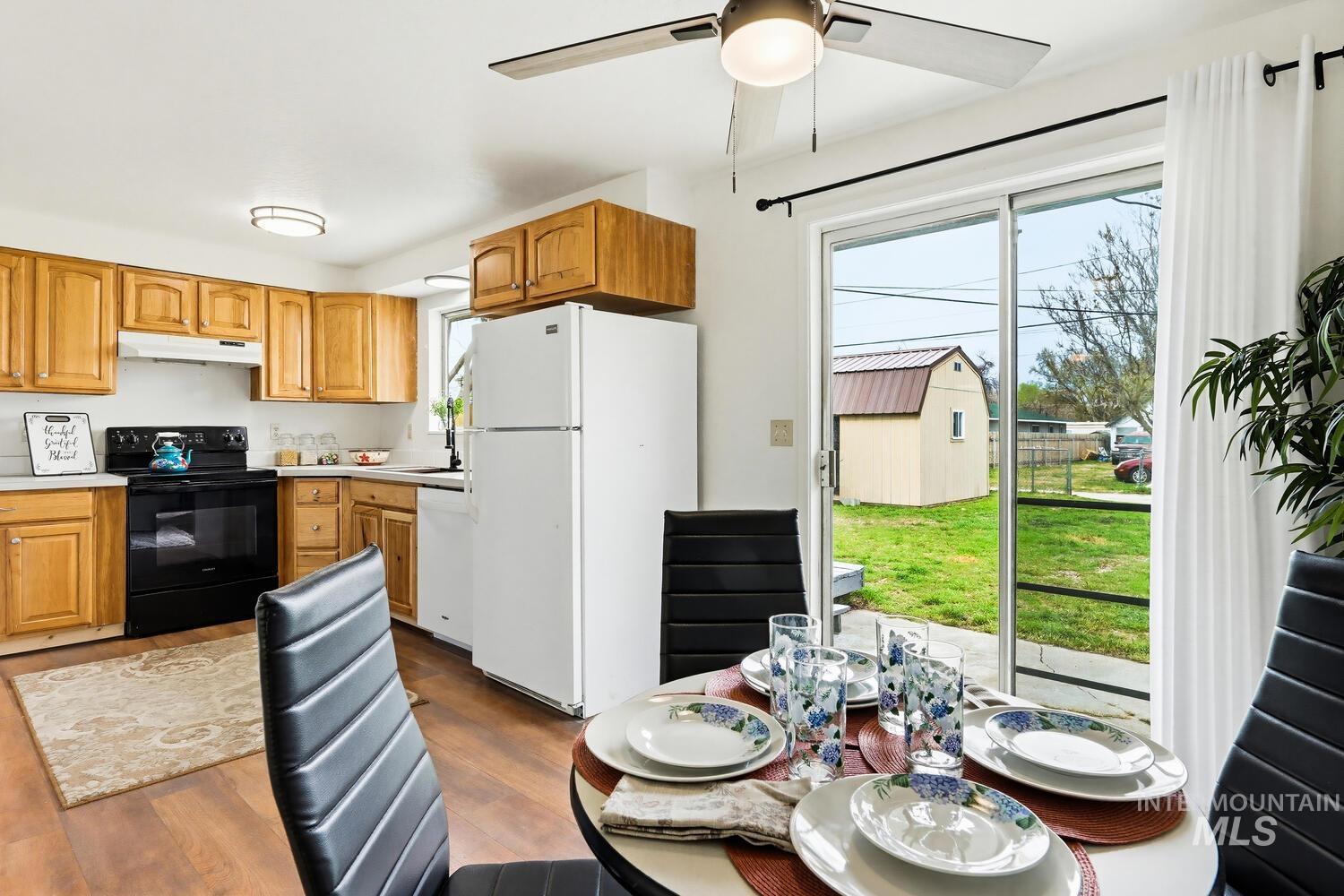 906 E 4th, Emmett, Idaho 83617, 3 Bedrooms, 1.5 Bathrooms, Residential For Sale, Price $315,000,MLS 98980459