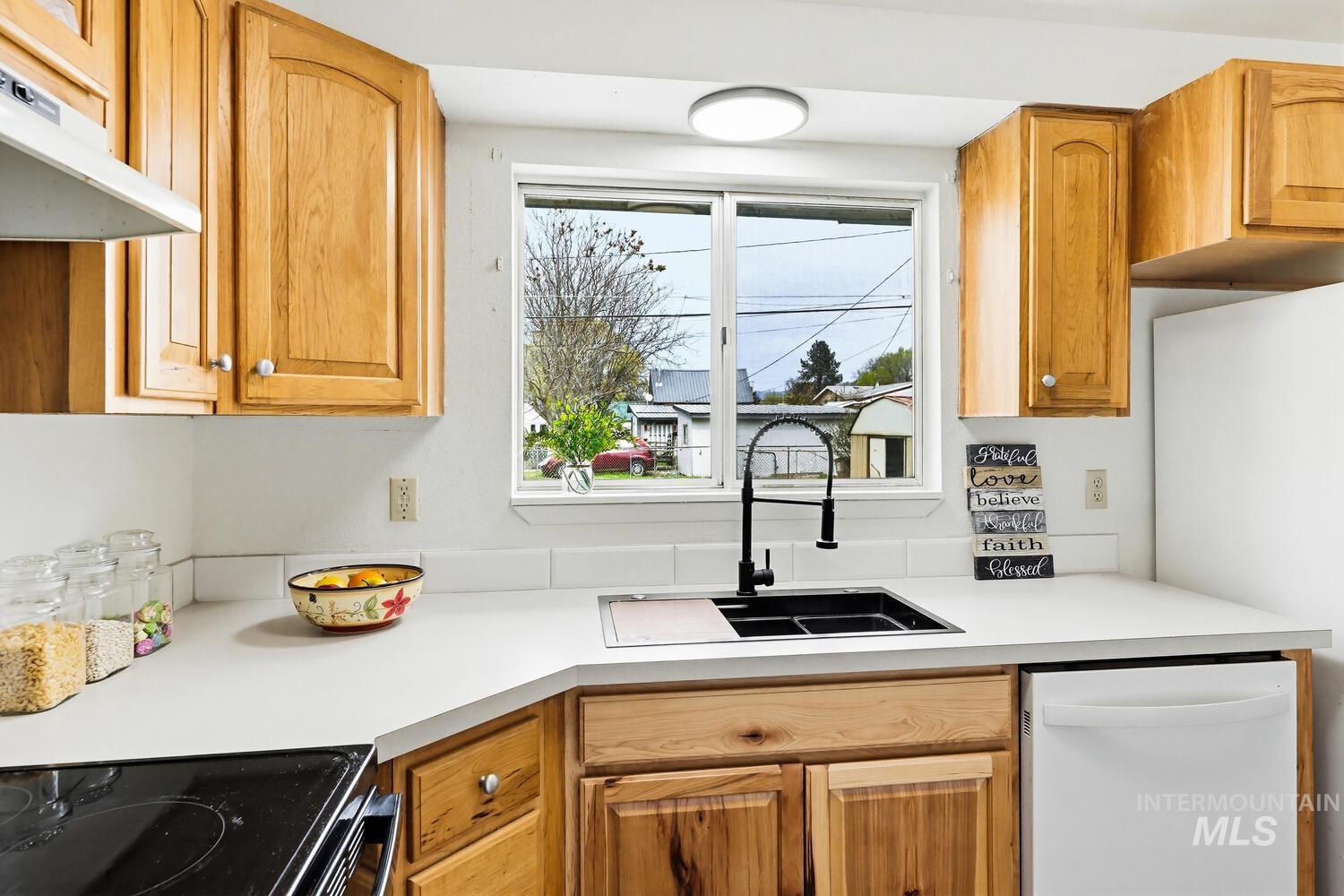 906 E 4th, Emmett, Idaho 83617, 3 Bedrooms, 1.5 Bathrooms, Residential For Sale, Price $315,000,MLS 98980459