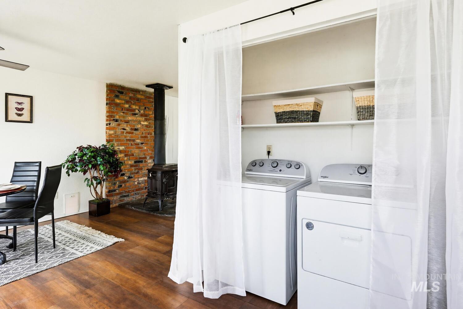 906 E 4th, Emmett, Idaho 83617, 3 Bedrooms, 1.5 Bathrooms, Residential For Sale, Price $315,000,MLS 98980459