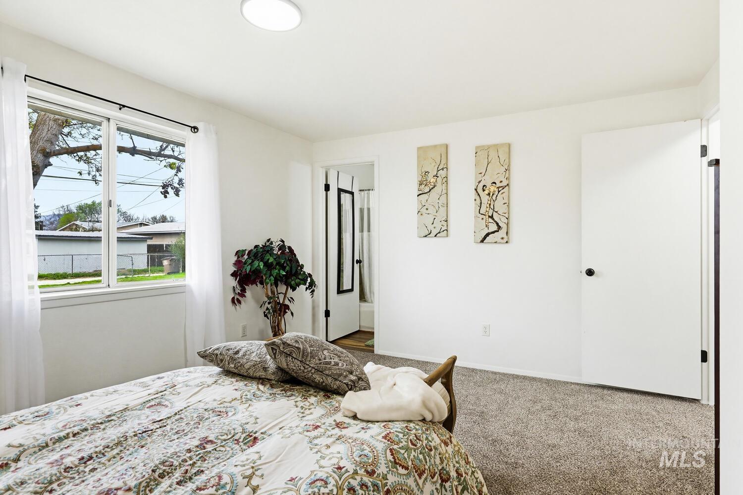 906 E 4th, Emmett, Idaho 83617, 3 Bedrooms, 1.5 Bathrooms, Residential For Sale, Price $315,000,MLS 98980459