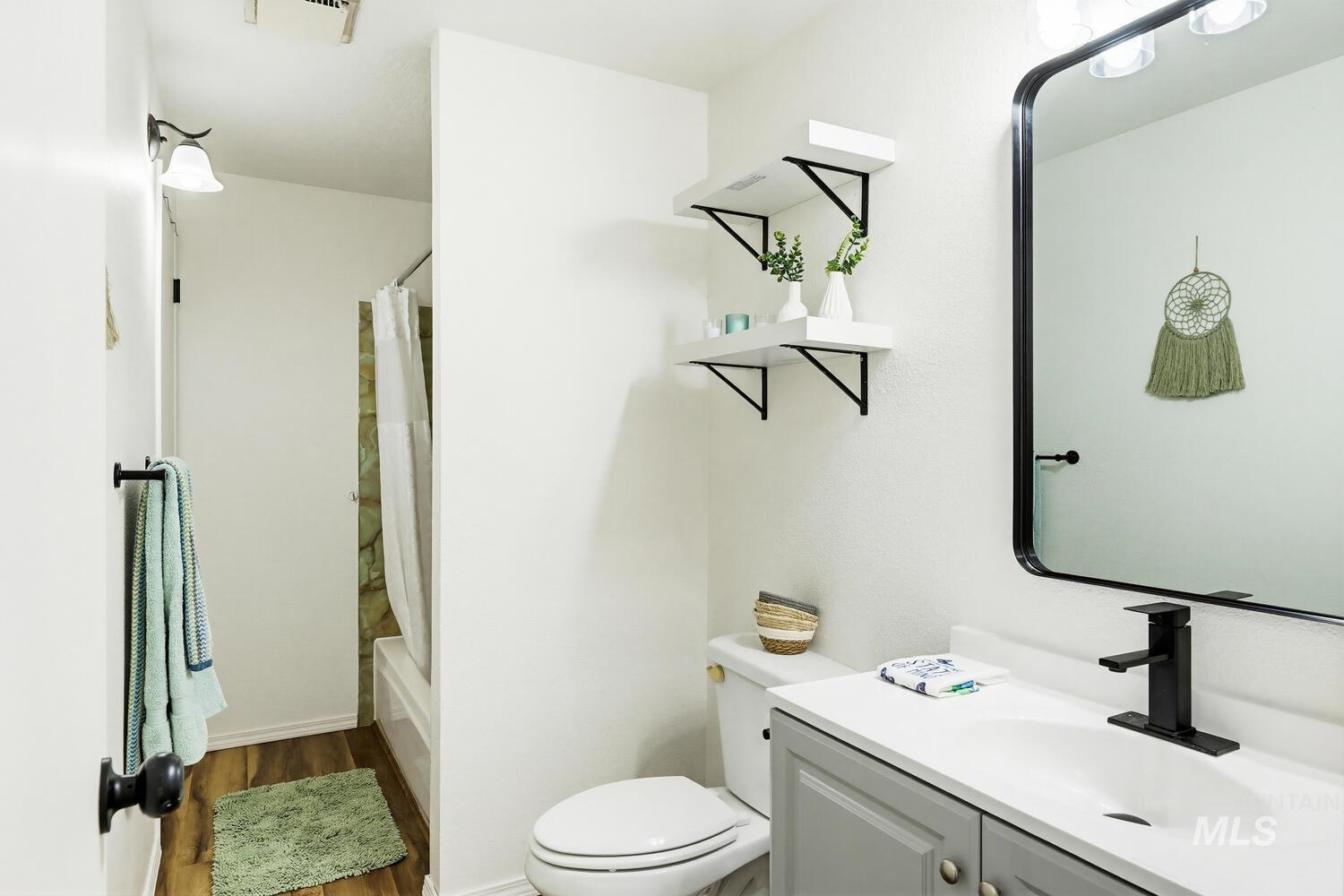 906 E 4th, Emmett, Idaho 83617, 3 Bedrooms, 1.5 Bathrooms, Residential For Sale, Price $315,000,MLS 98980459