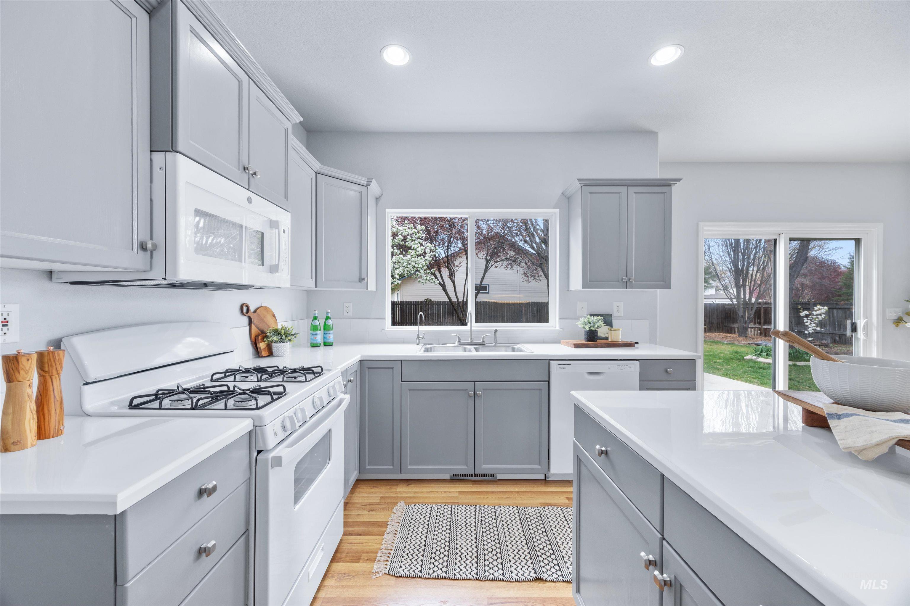 2127 S Whisper Cove Way, Boise, Idaho 83709, 4 Bedrooms, 3 Bathrooms, Residential For Sale, Price $570,000,MLS 98980460