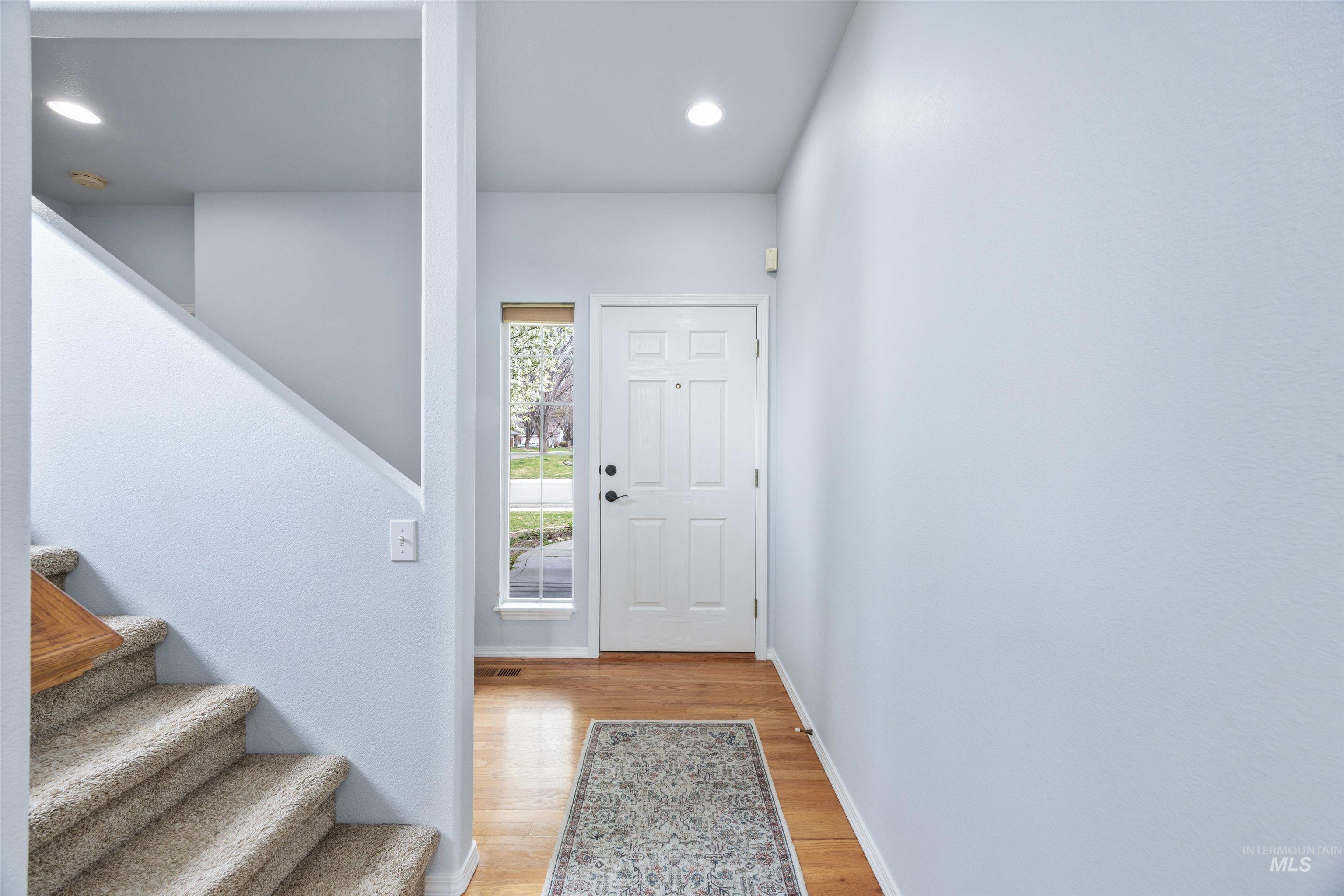 2127 S Whisper Cove Way, Boise, Idaho 83709, 4 Bedrooms, 3 Bathrooms, Residential For Sale, Price $570,000,MLS 98980460