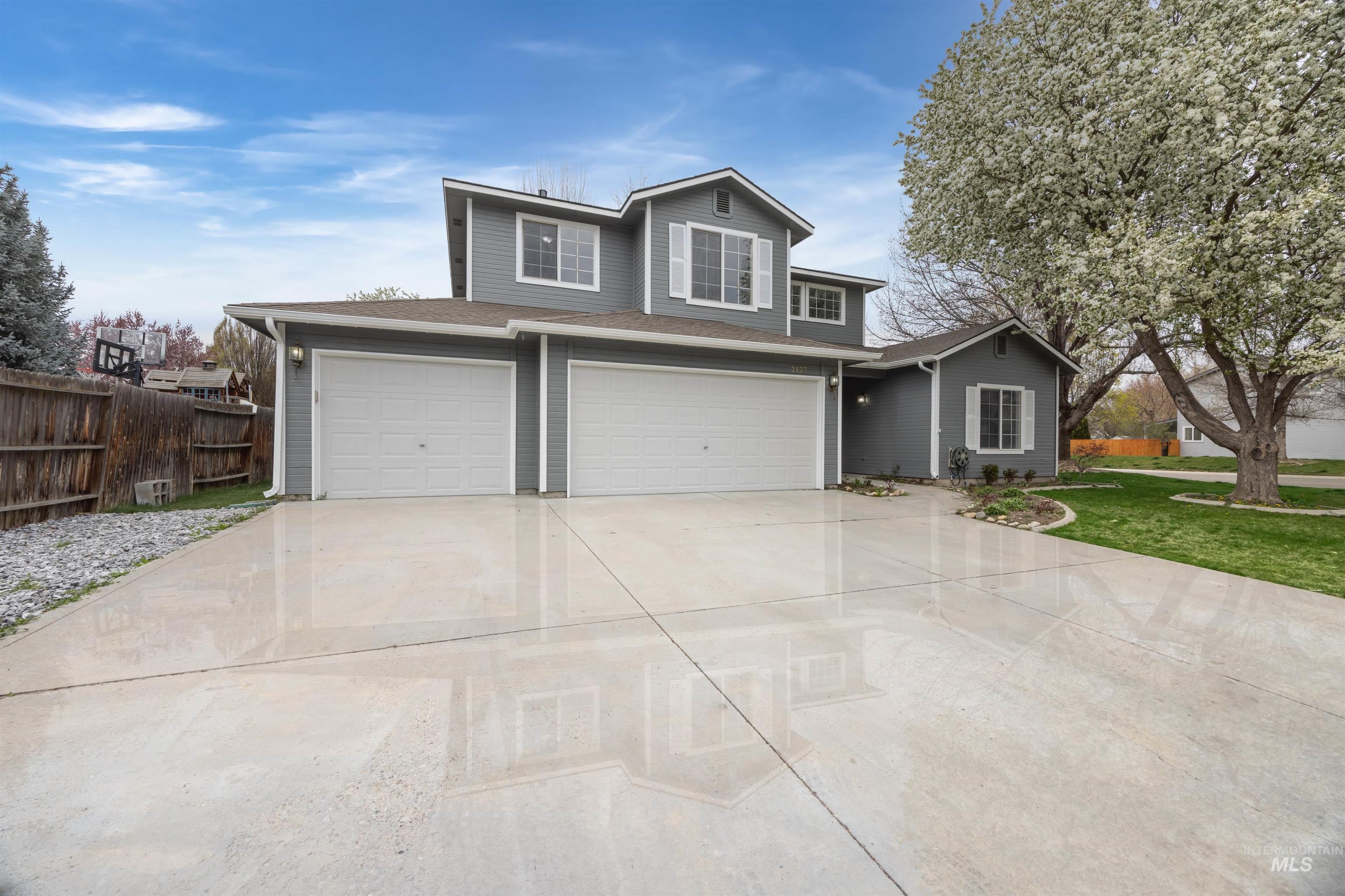 2127 S Whisper Cove Way, Boise, Idaho 83709, 4 Bedrooms, 3 Bathrooms, Residential For Sale, Price $570,000,MLS 98980460