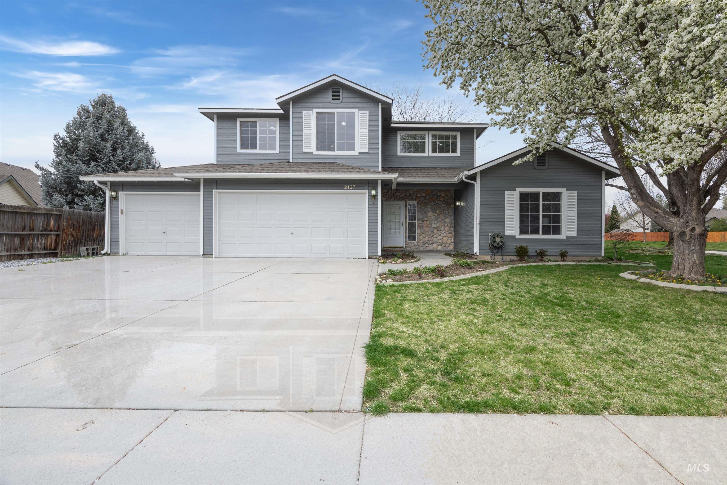 2127 S Whisper Cove Way, Boise, Idaho 83709, 4 Bedrooms, 3 Bathrooms, Residential For Sale, Price $570,000,MLS 98980460