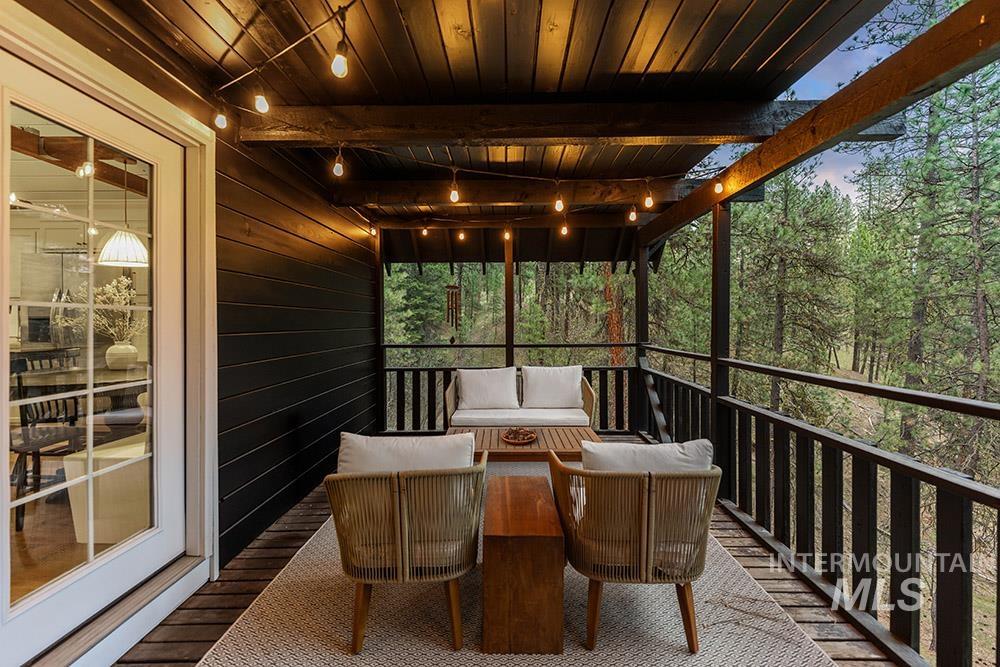 9 Upper Fitchs Point Rd, Garden Valley, Idaho 83622, 3 Bedrooms, 1 Bathroom, Residential For Sale, Price $539,900,MLS 98980468