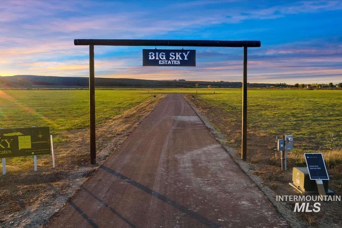 10160 W Clear View Ln, Emmett, Idaho 83617, Land For Sale, Price $395,000,MLS 98980469