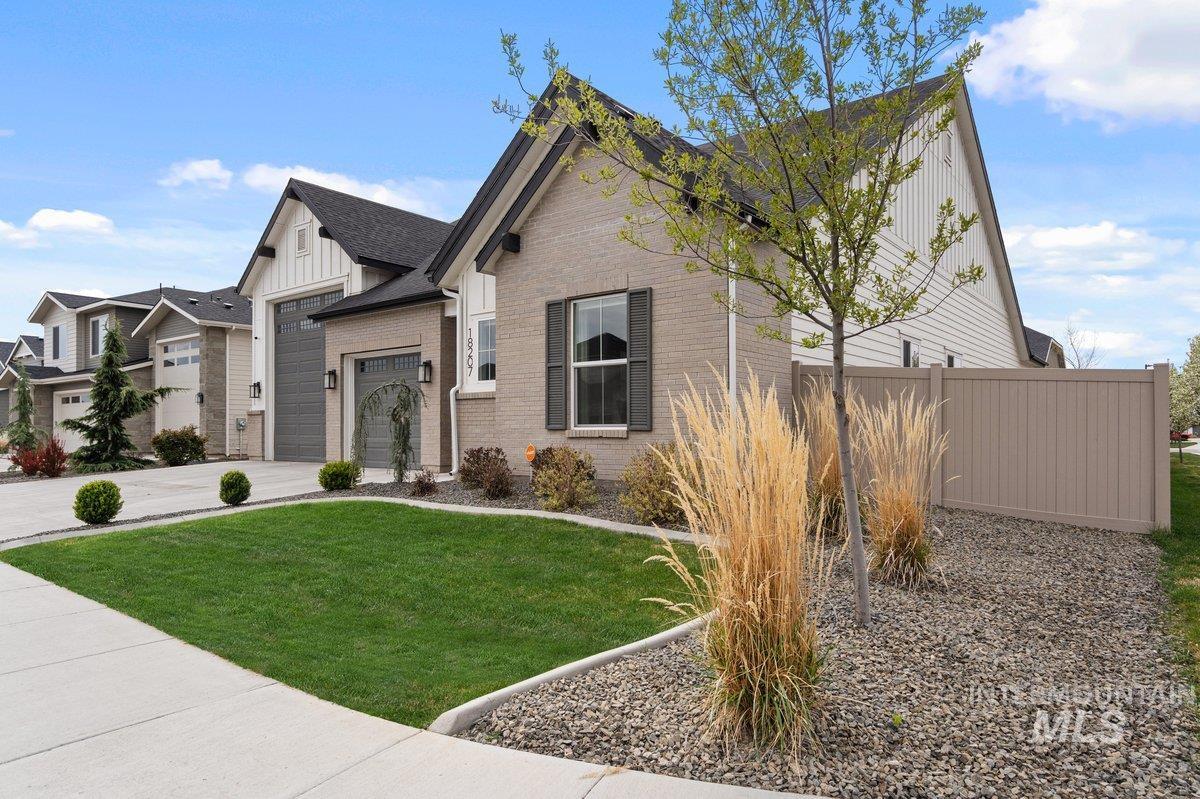 18207 N Begonia Way, Nampa, Idaho 83687, 3 Bedrooms, 2.5 Bathrooms, Residential For Sale, Price $699,900, 98980472