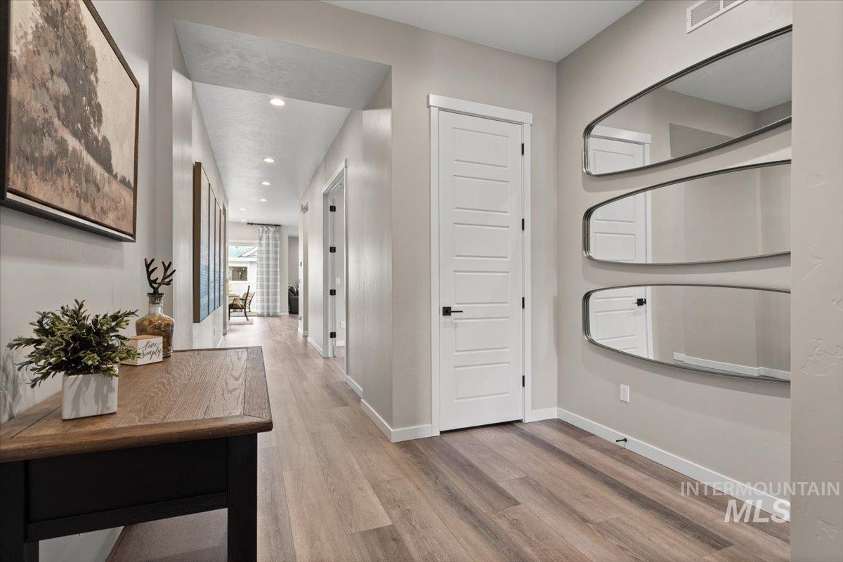 18207 N Begonia Way, Nampa, Idaho 83687, 3 Bedrooms, 2.5 Bathrooms, Residential For Sale, Price $699,900, 98980472