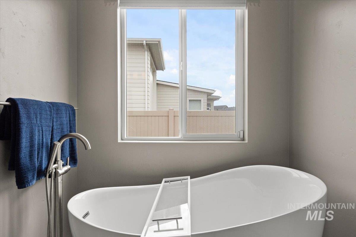 18207 N Begonia Way, Nampa, Idaho 83687, 3 Bedrooms, 2.5 Bathrooms, Residential For Sale, Price $729,900,MLS 98980472