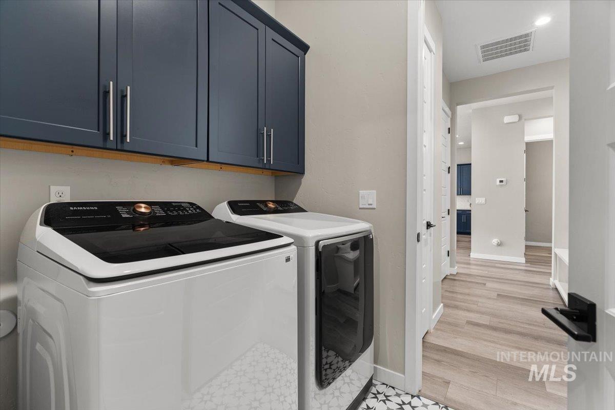 18207 N Begonia Way, Nampa, Idaho 83687, 3 Bedrooms, 2.5 Bathrooms, Residential For Sale, Price $729,900,MLS 98980472