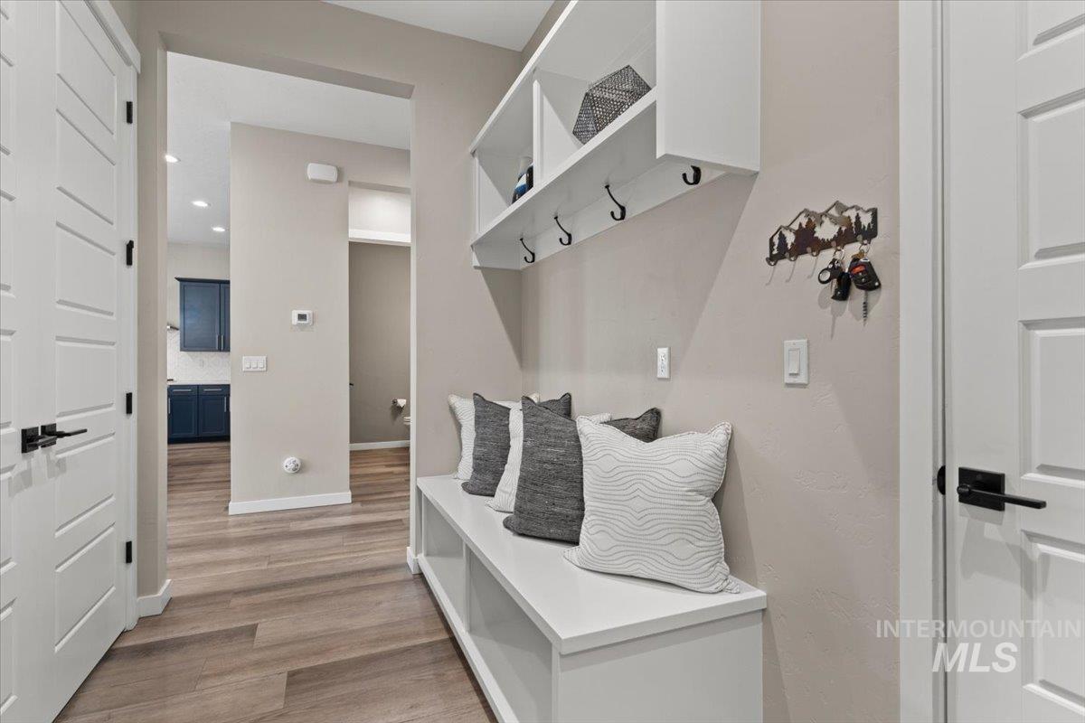 18207 N Begonia Way, Nampa, Idaho 83687, 3 Bedrooms, 2.5 Bathrooms, Residential For Sale, Price $729,900,MLS 98980472